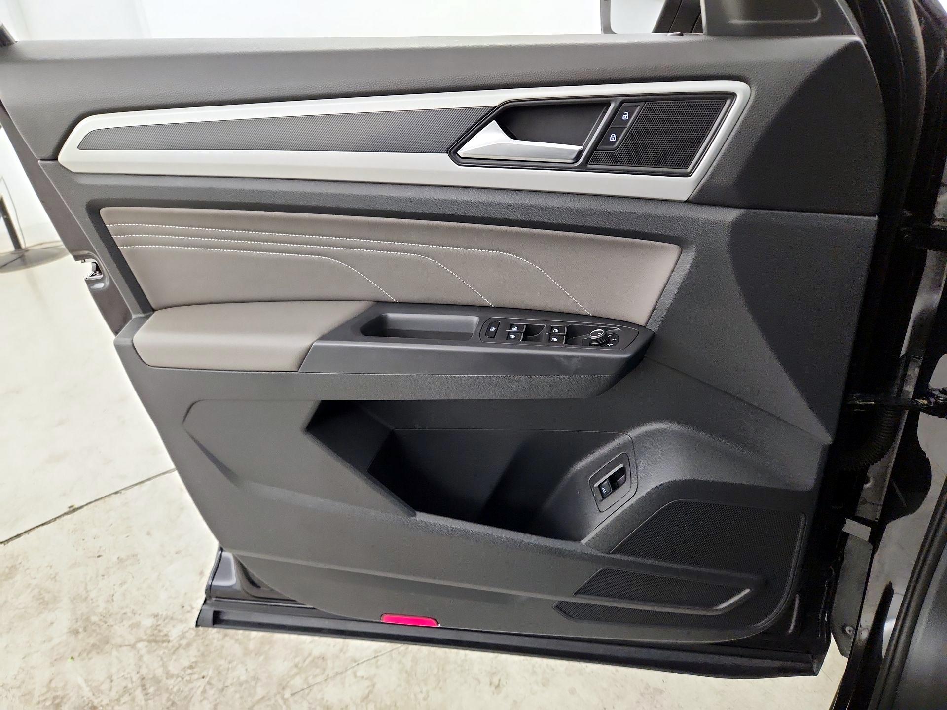 Thumbnail: 2021 Volkswagen Atlas - 12