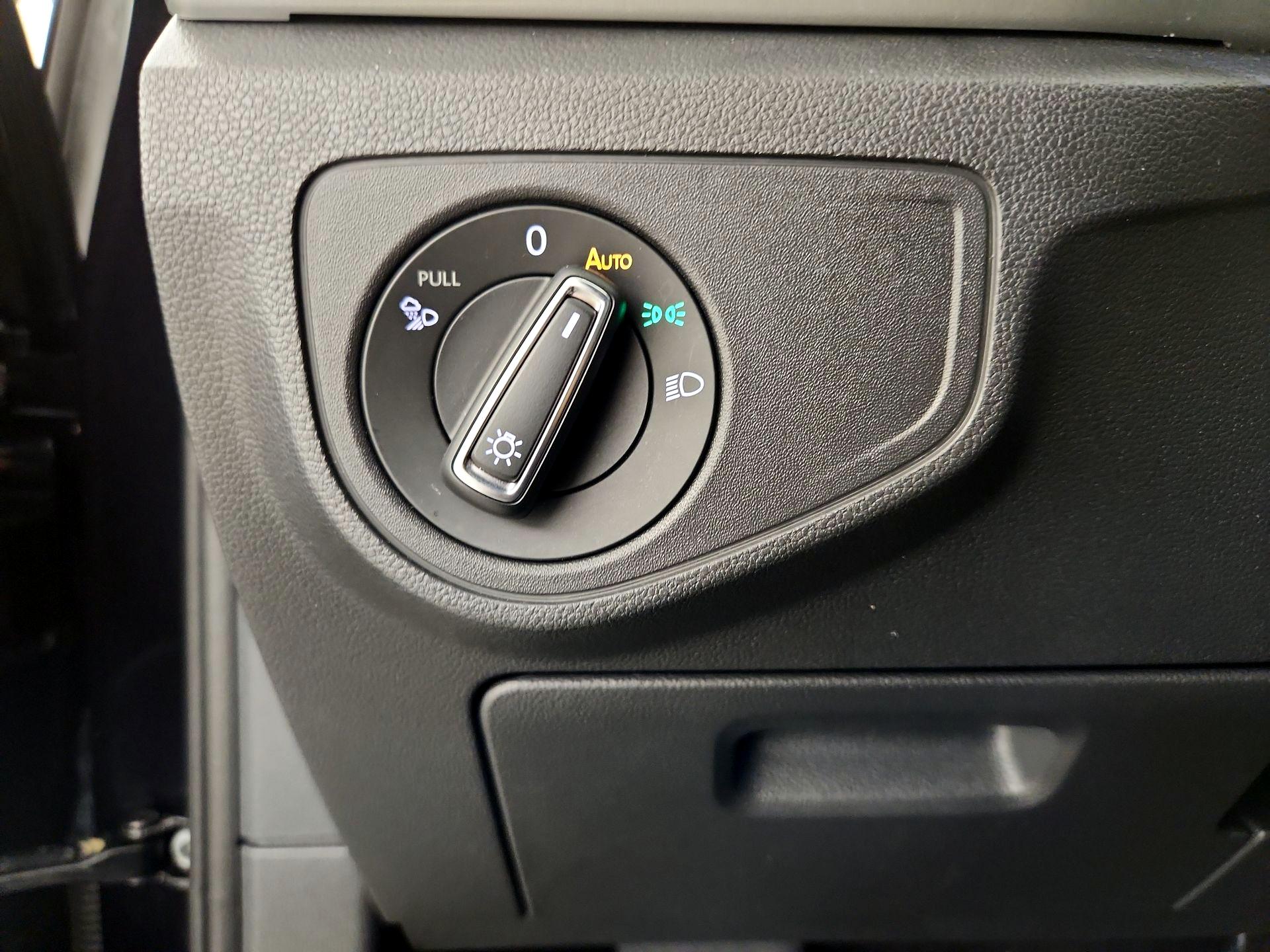 Thumbnail: 2021 Volkswagen Atlas - 13