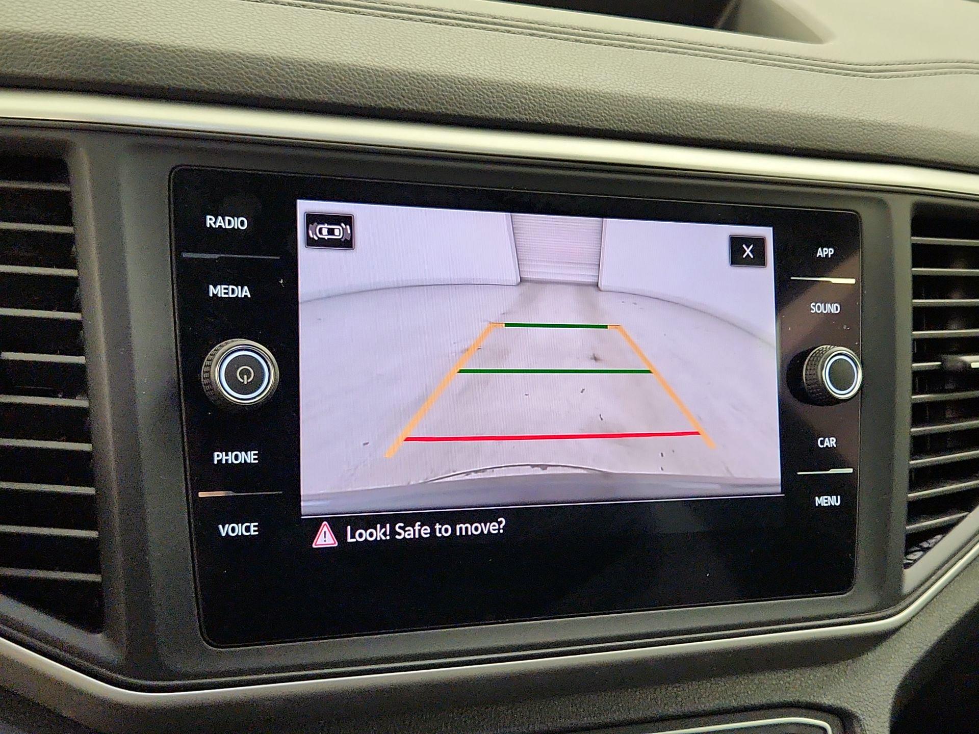 Thumbnail: 2021 Volkswagen Atlas - 14