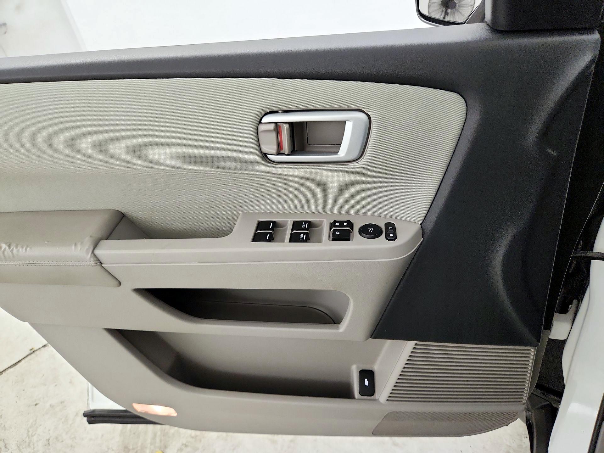 Thumbnail: 2015 Honda Pilot - 12