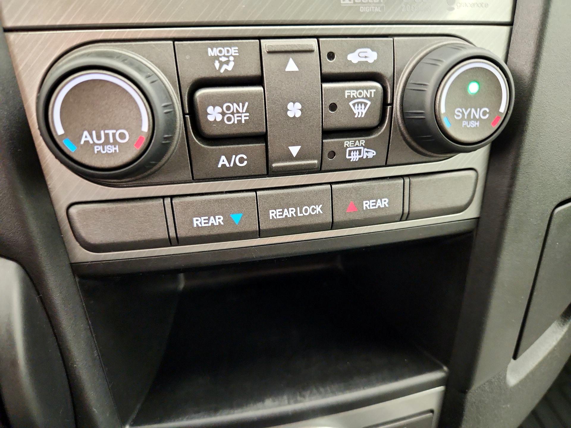 Thumbnail: 2015 Honda Pilot - 16