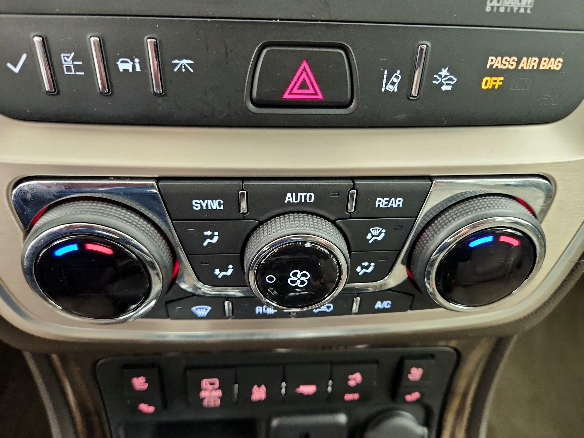 Thumbnail: 2016 GMC Acadia - 17