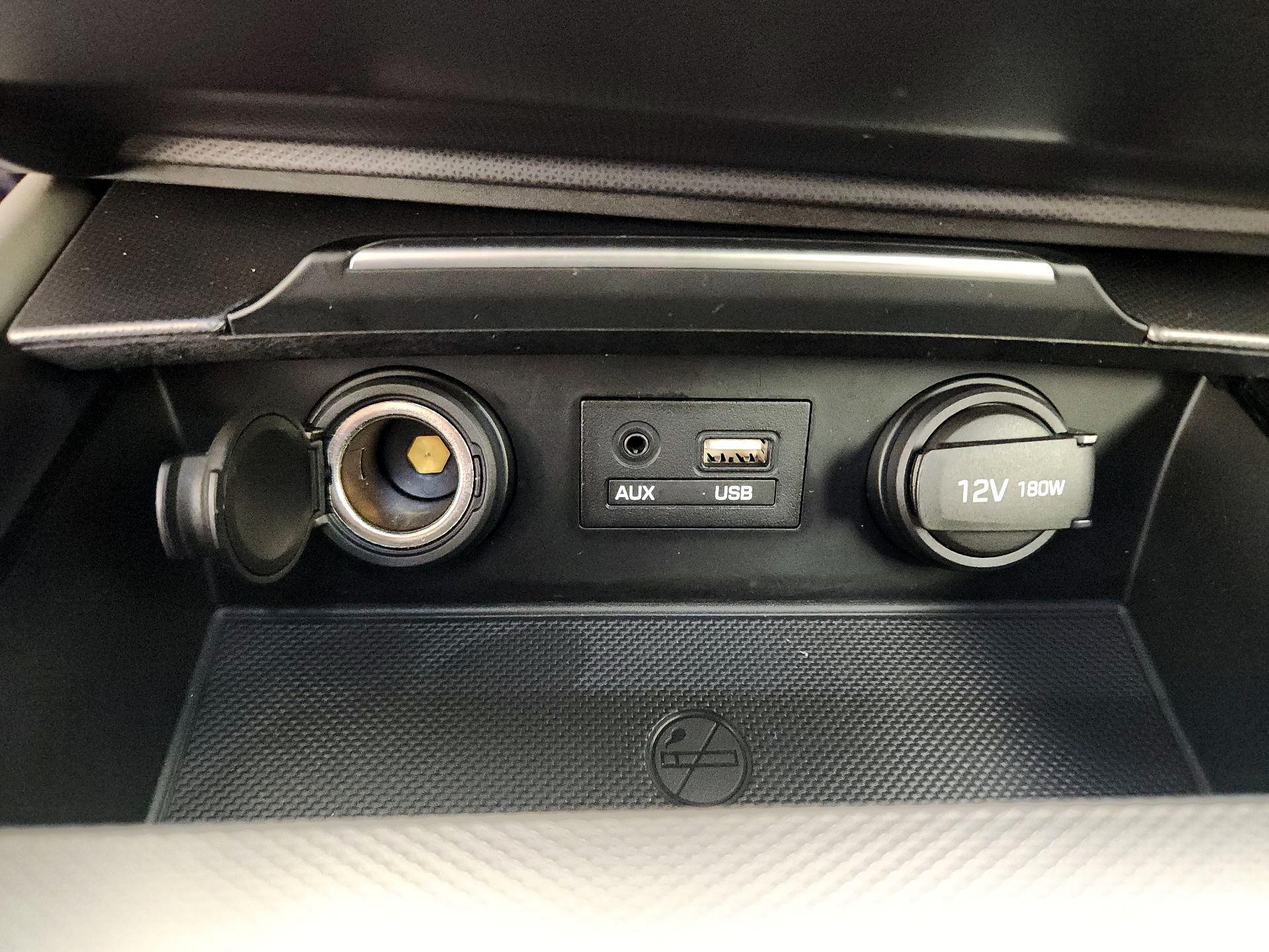 Thumbnail: 2015 Hyundai Genesis - 19