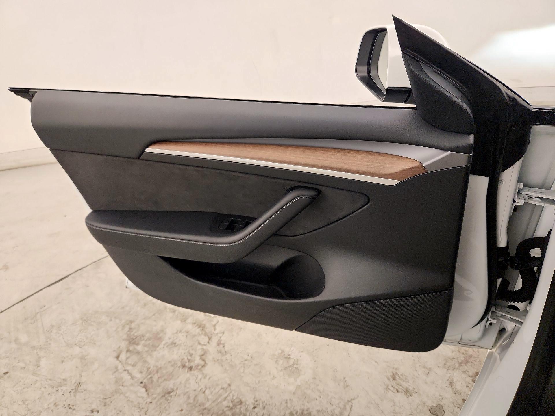 Thumbnail: 2023 Tesla Model 3 - 12
