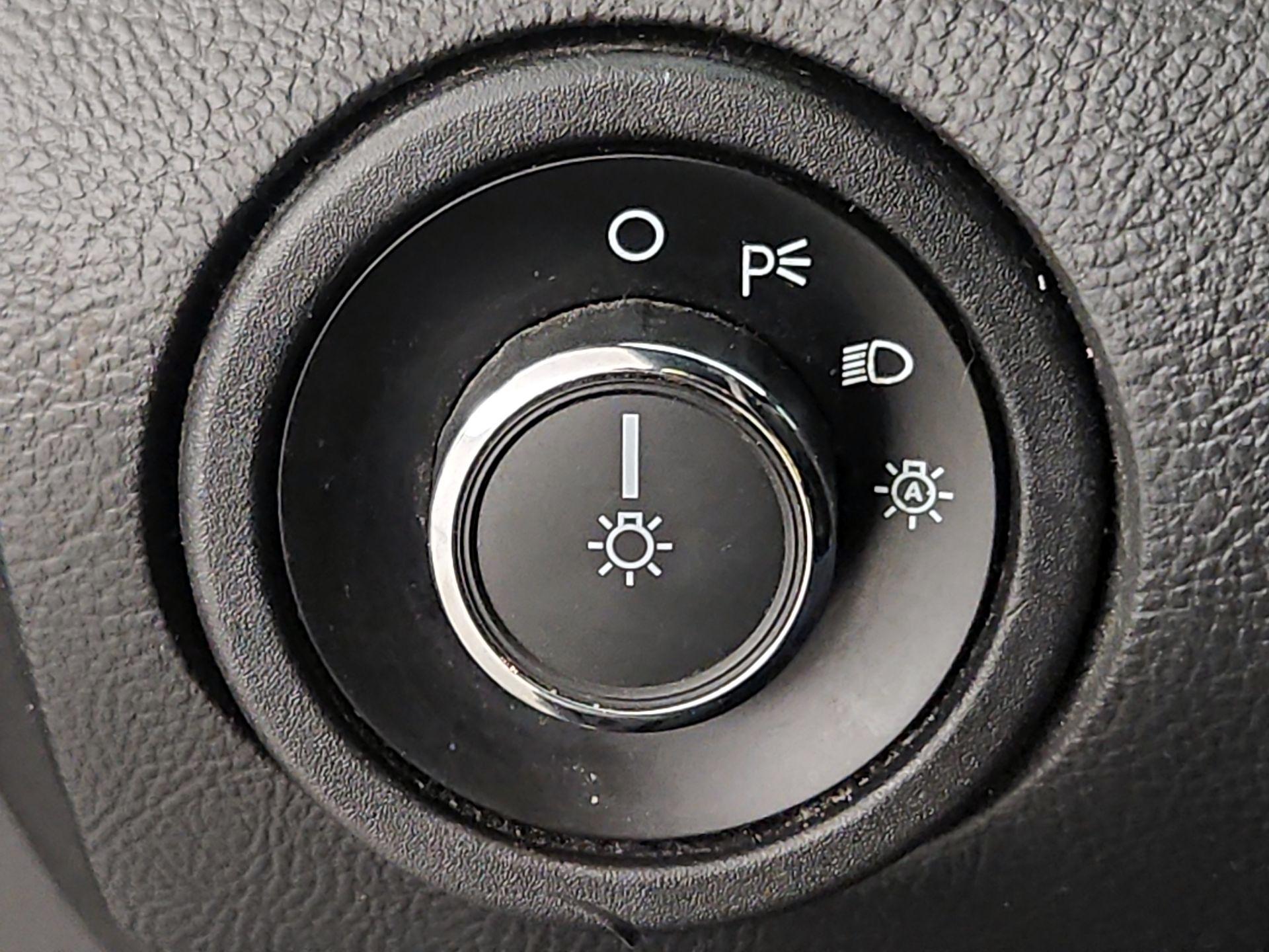 Thumbnail: 2018 Ford Taurus - 13