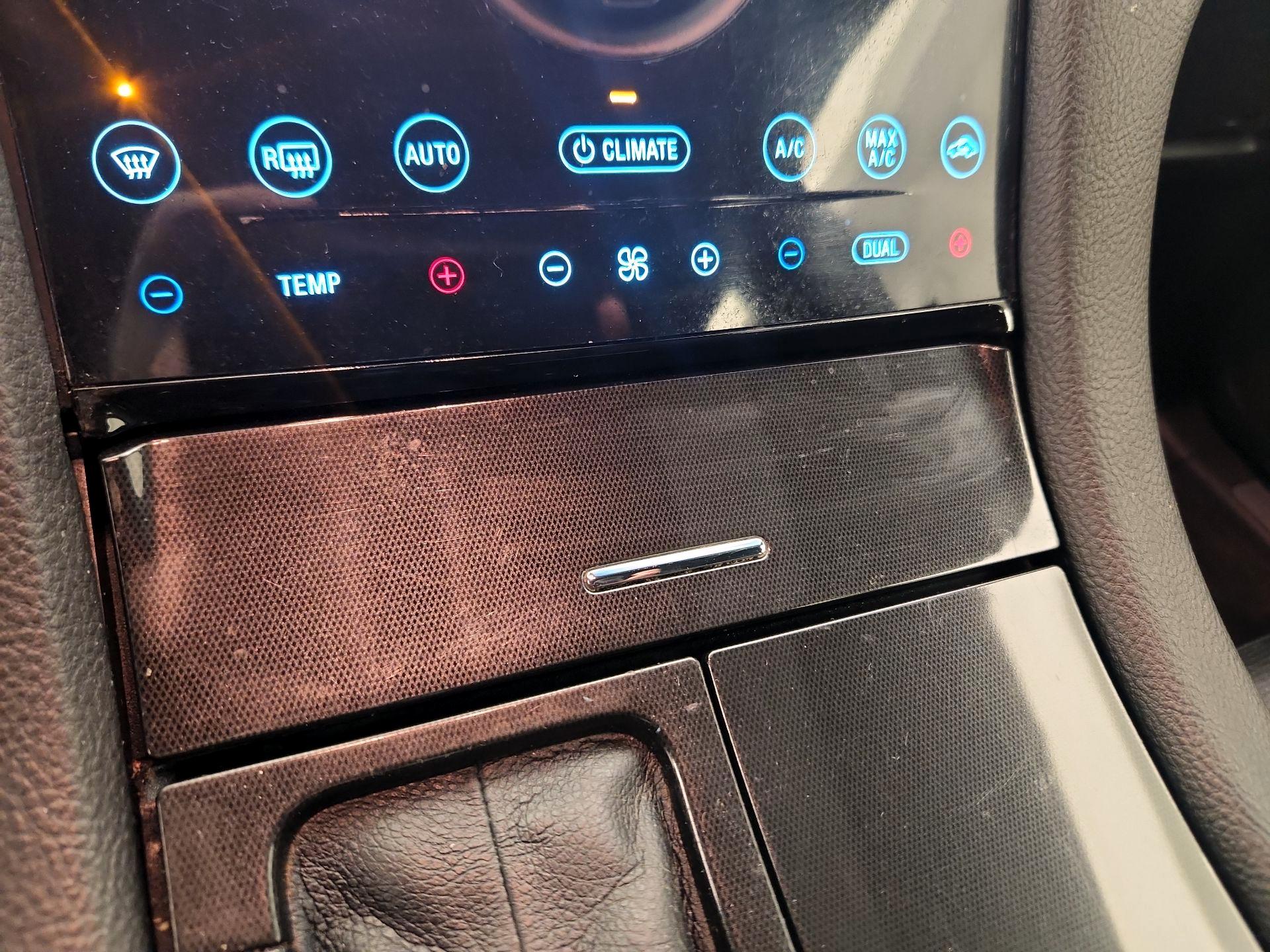 Thumbnail: 2018 Ford Taurus - 17