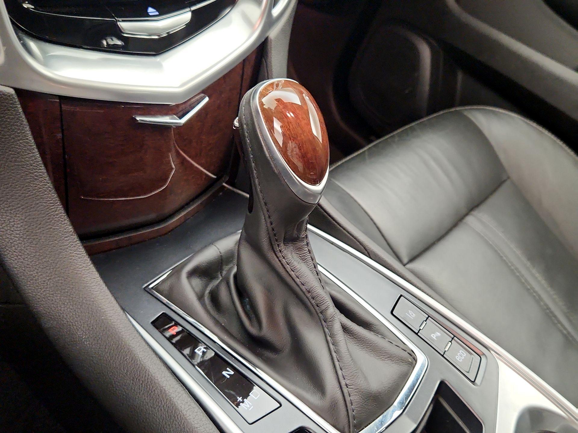 Thumbnail: 2015 Cadillac SRX - 18