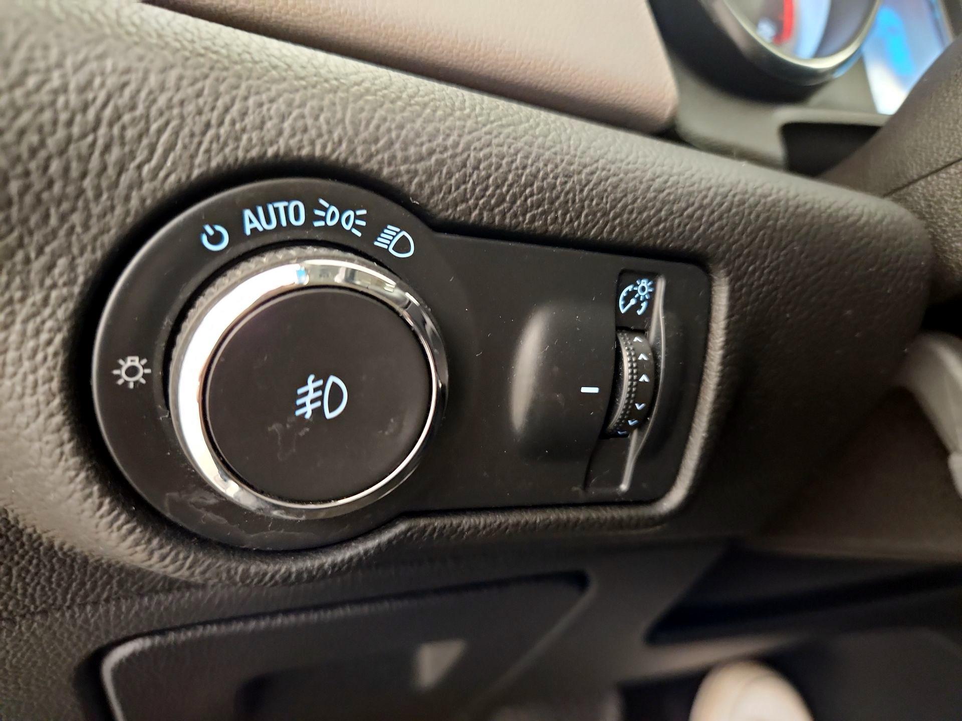 Thumbnail: 2015 Buick Verano - 13