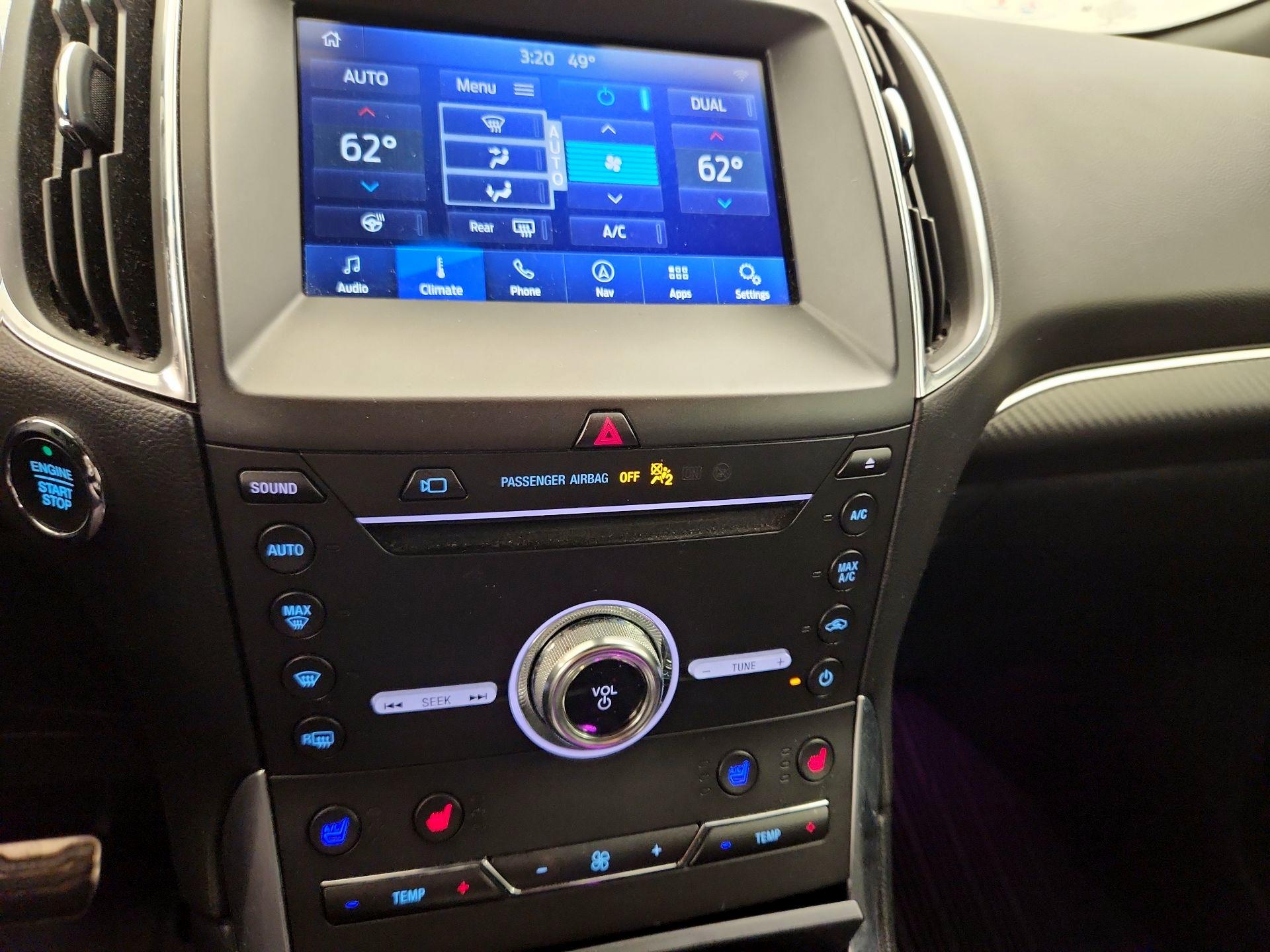 Thumbnail: 2019 Ford Edge - 17