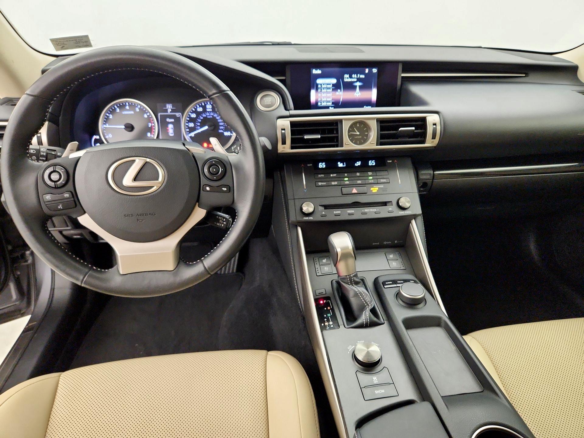 Thumbnail: 2016 Lexus IS - 9