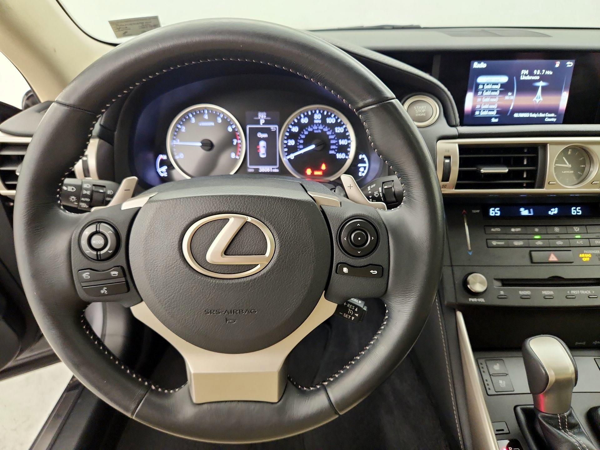Thumbnail: 2016 Lexus IS - 10