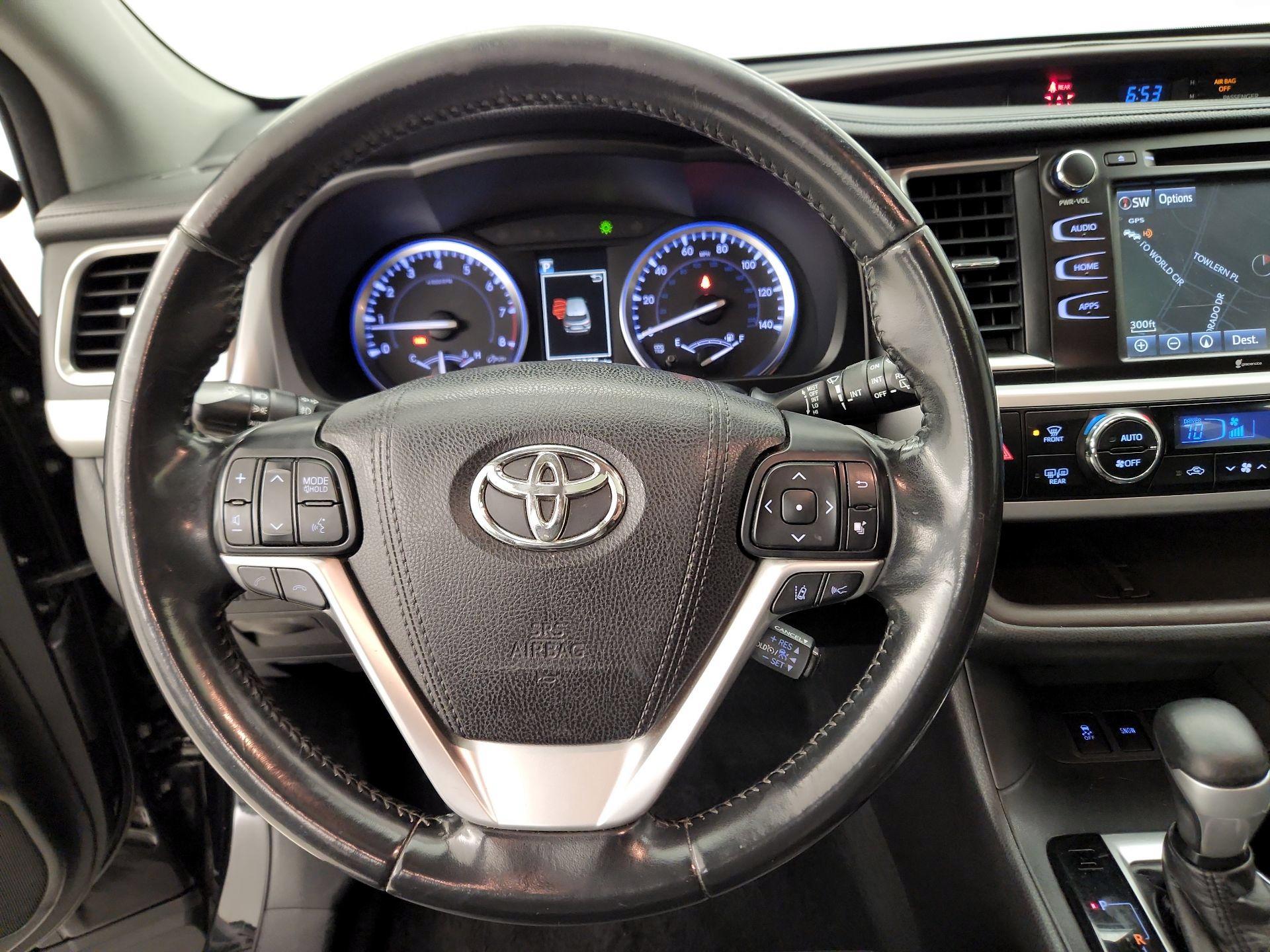Thumbnail: 2018 Toyota Highlander - 10