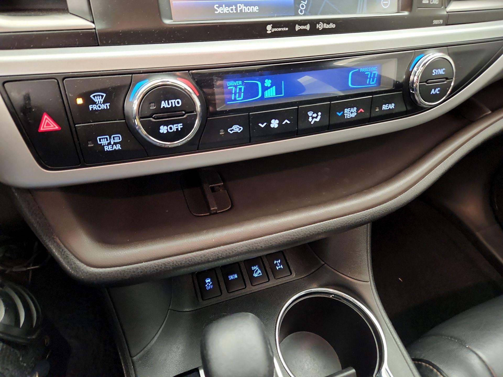 Thumbnail: 2018 Toyota Highlander - 17