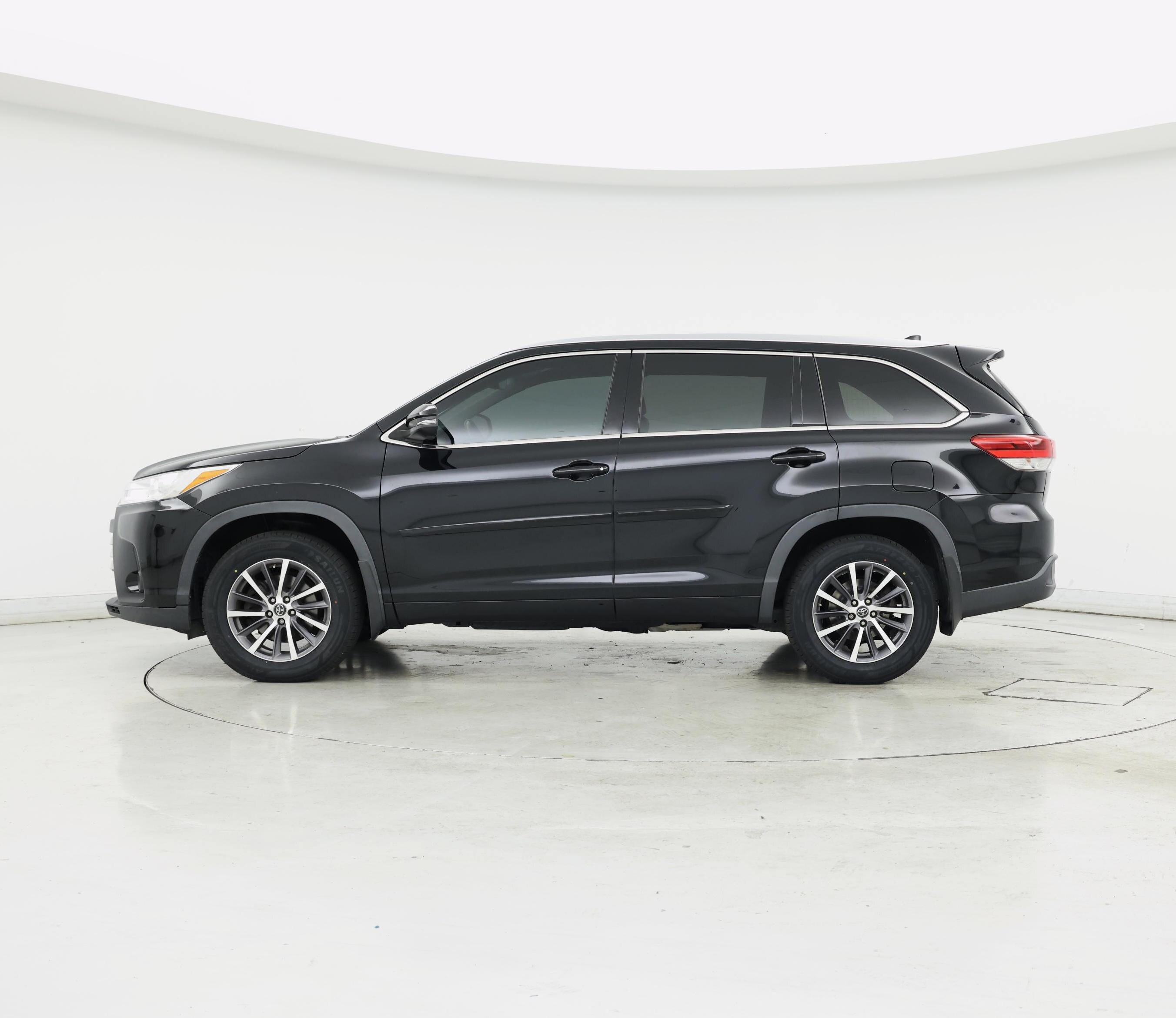 Thumbnail: 2018 Toyota Highlander - 3