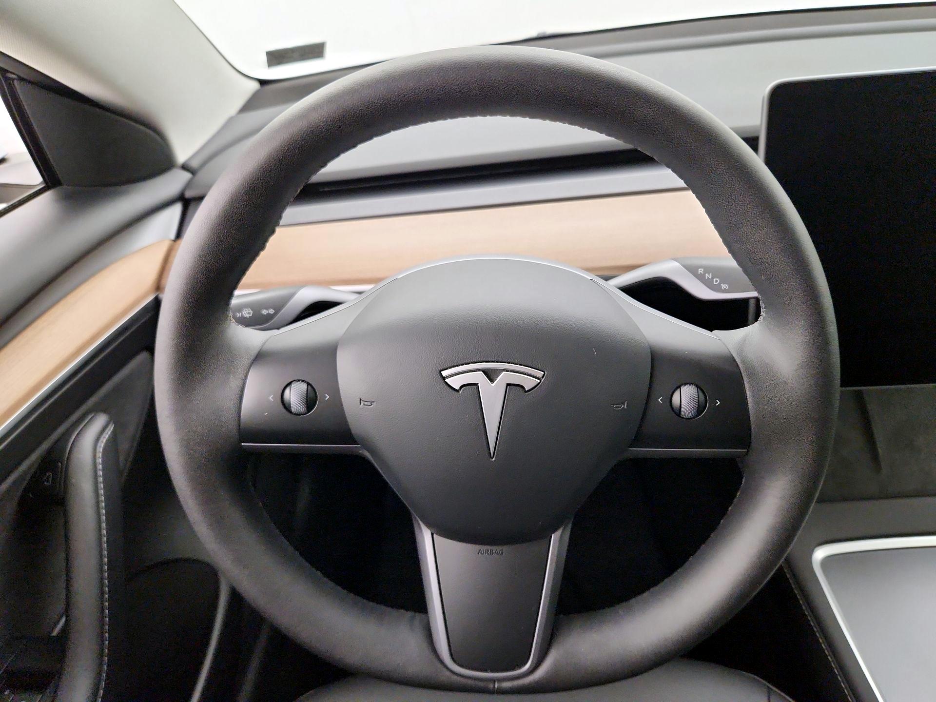 Thumbnail: 2023 Tesla Model 3 - 10