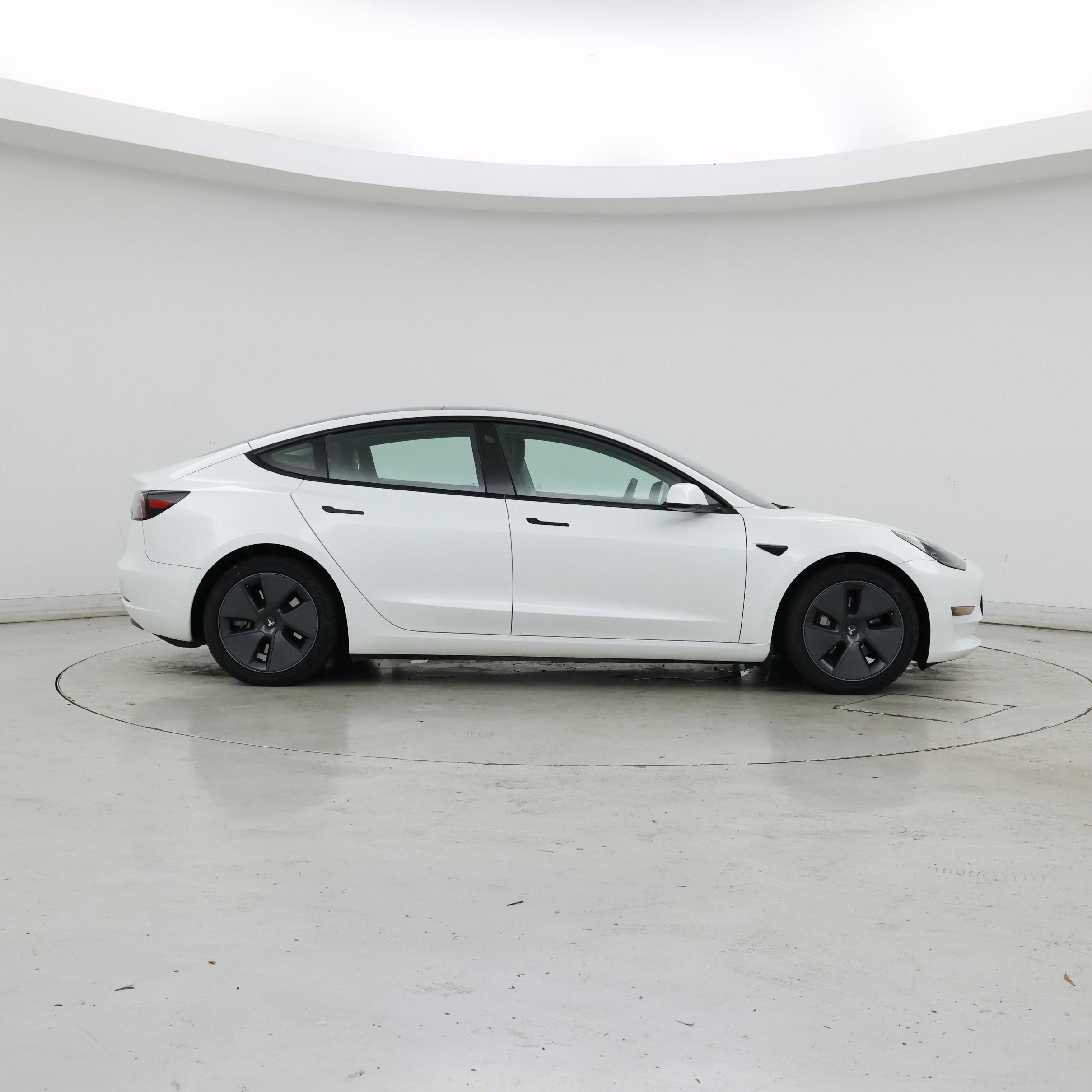 Thumbnail: 2023 Tesla Model 3 - 7