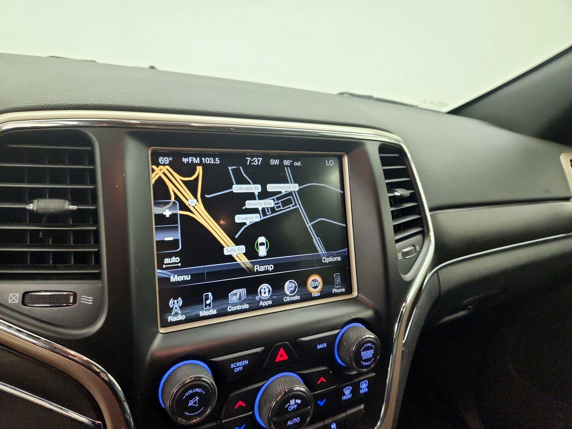 Thumbnail: 2016 Jeep Grand Cherokee - 14