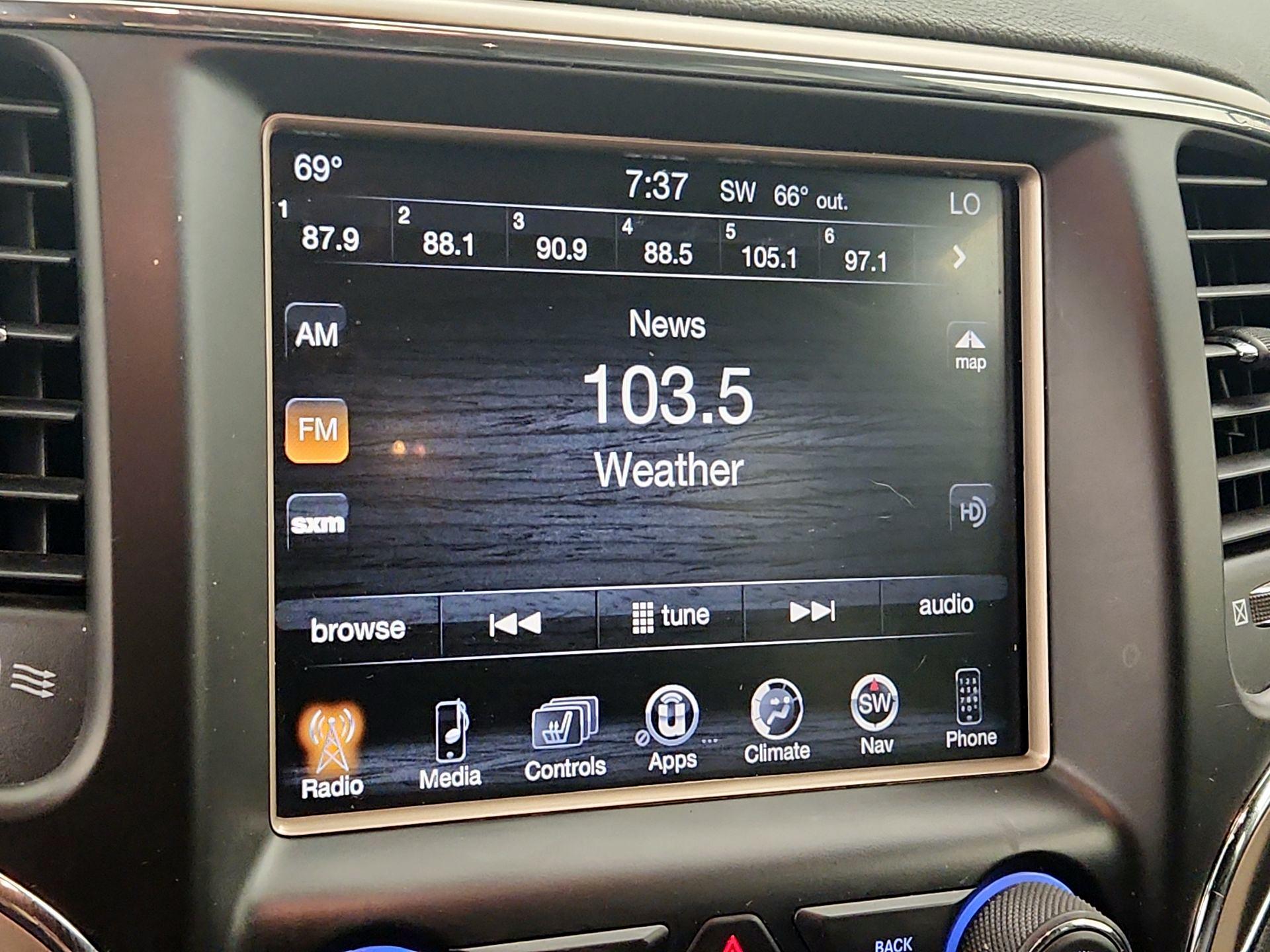 Thumbnail: 2016 Jeep Grand Cherokee - 16