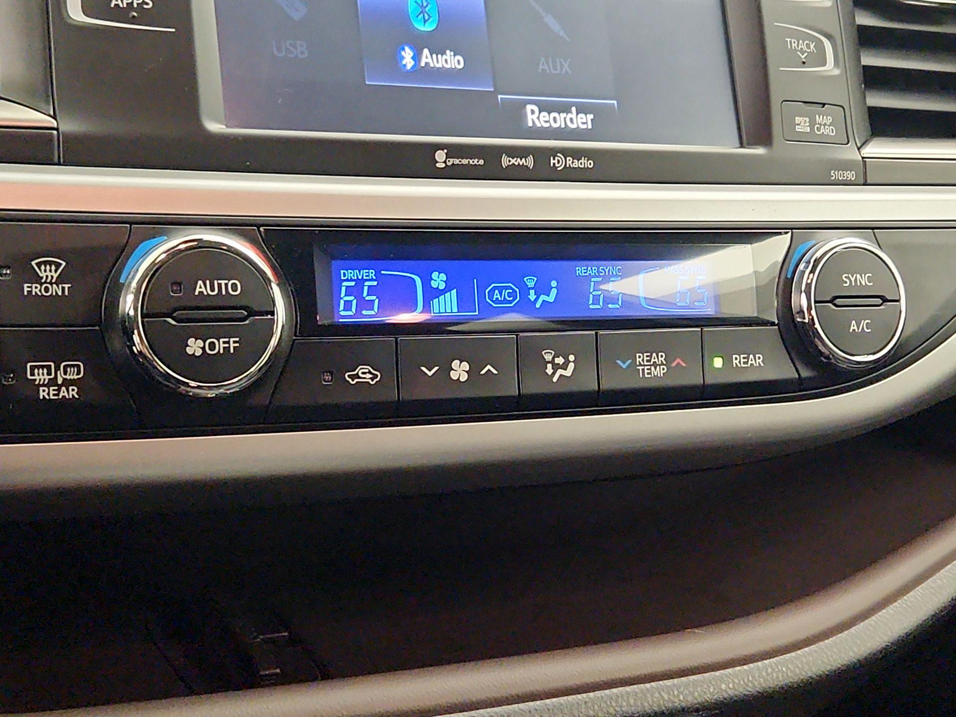 Thumbnail: 2019 Toyota Highlander - 16