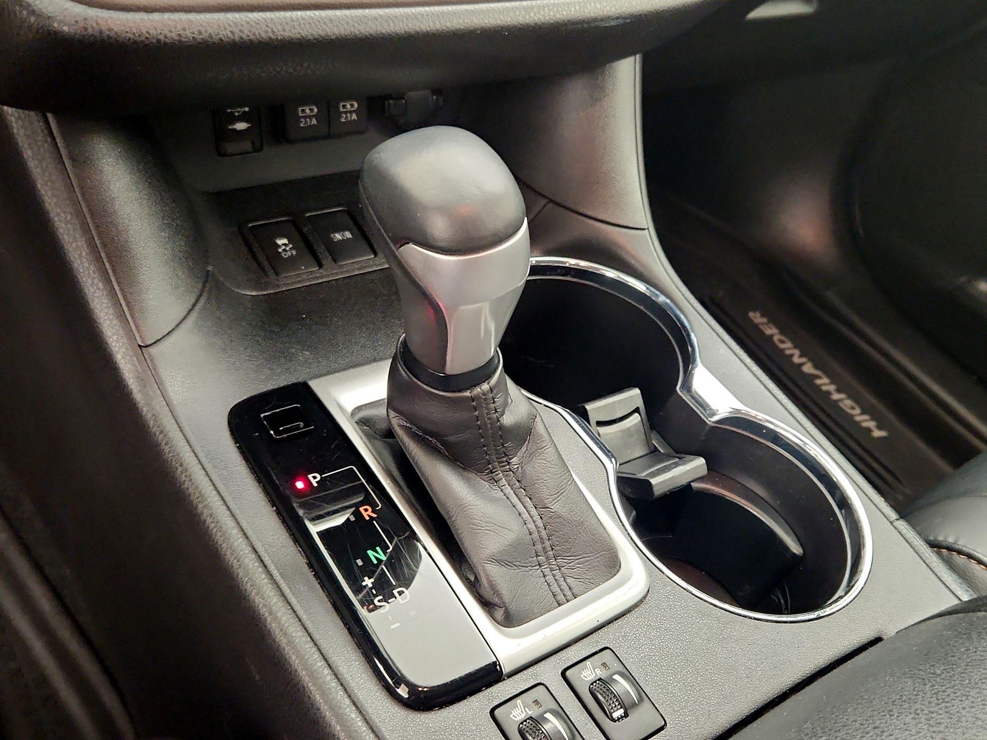 Thumbnail: 2019 Toyota Highlander - 17