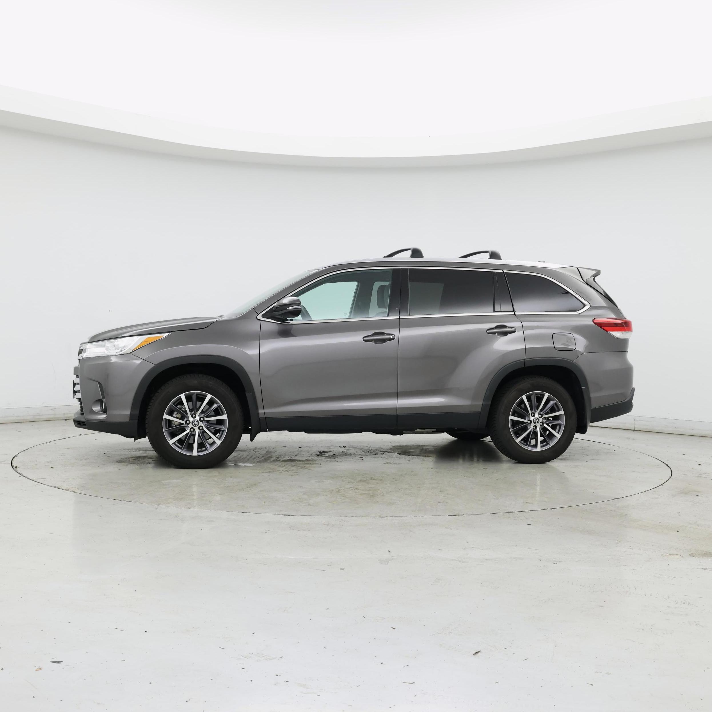 Thumbnail: 2019 Toyota Highlander - 3