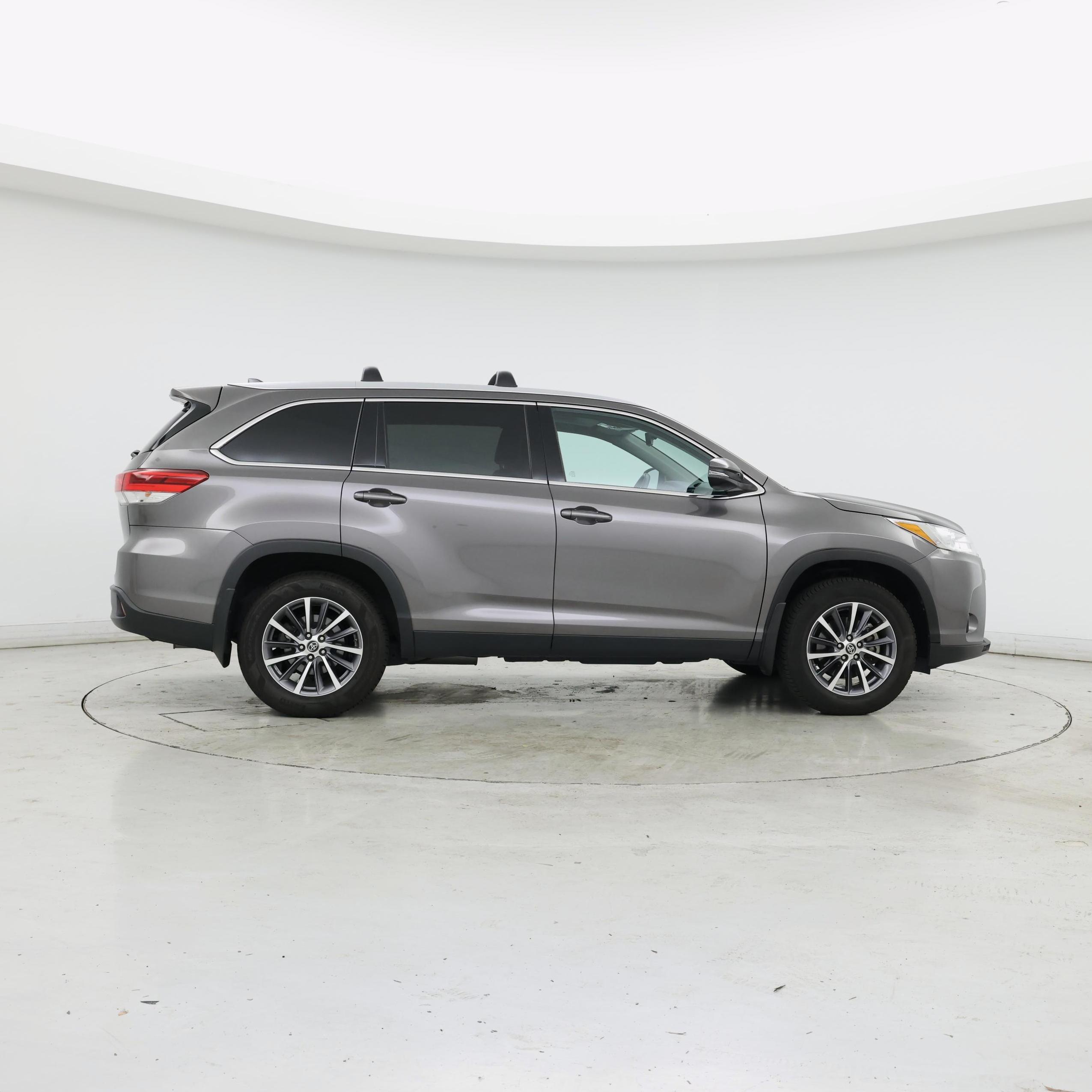Thumbnail: 2019 Toyota Highlander - 7
