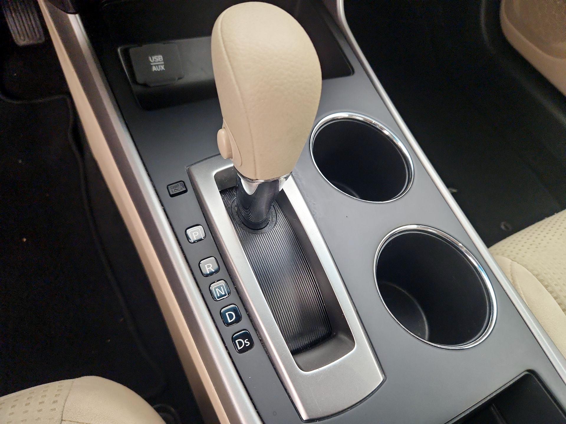 Thumbnail: 2015 Nissan Altima - 17