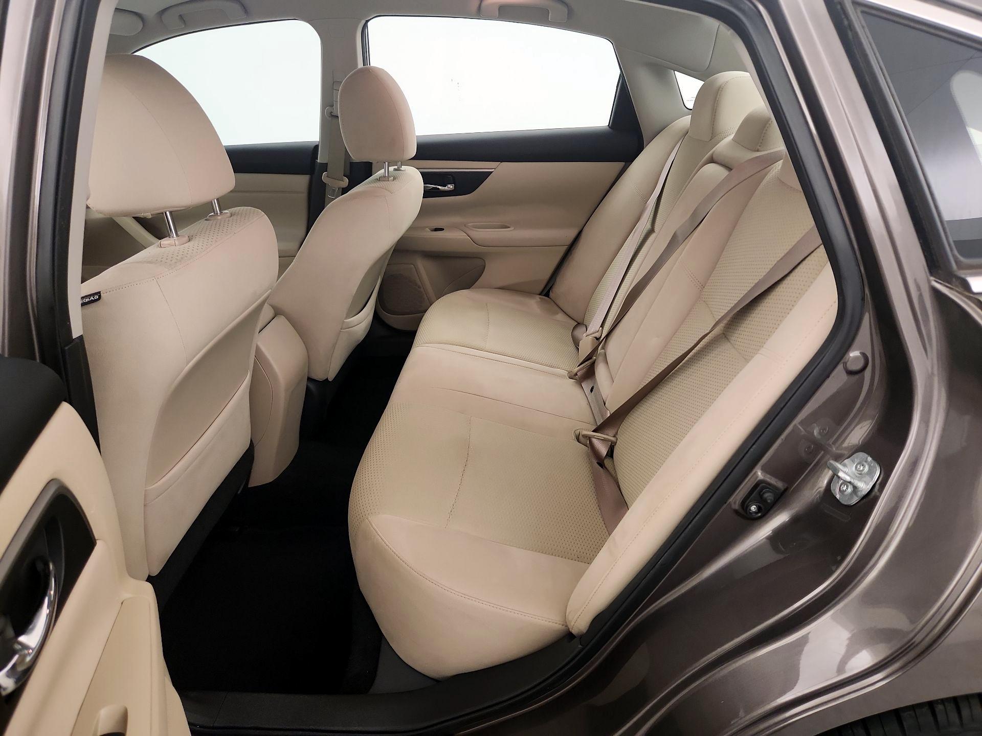 Thumbnail: 2015 Nissan Altima - 19