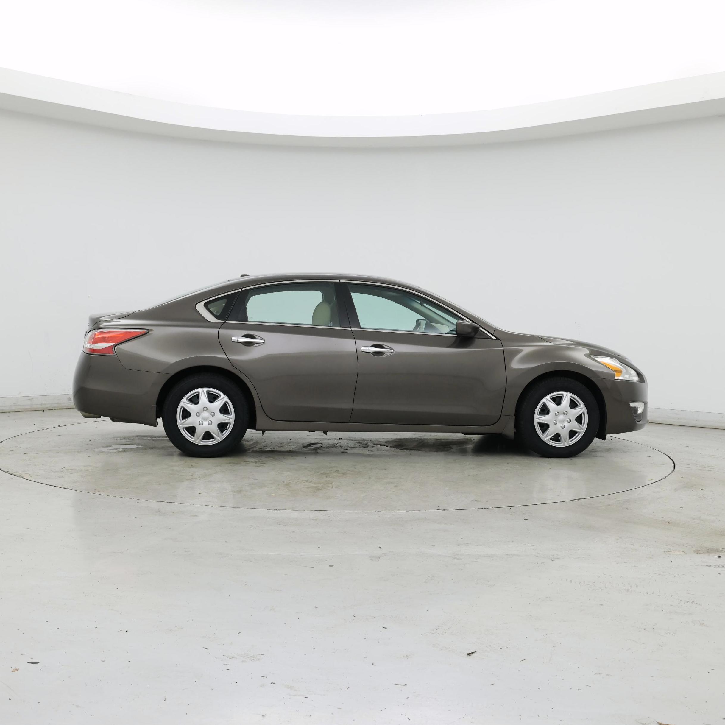 Thumbnail: 2015 Nissan Altima - 7