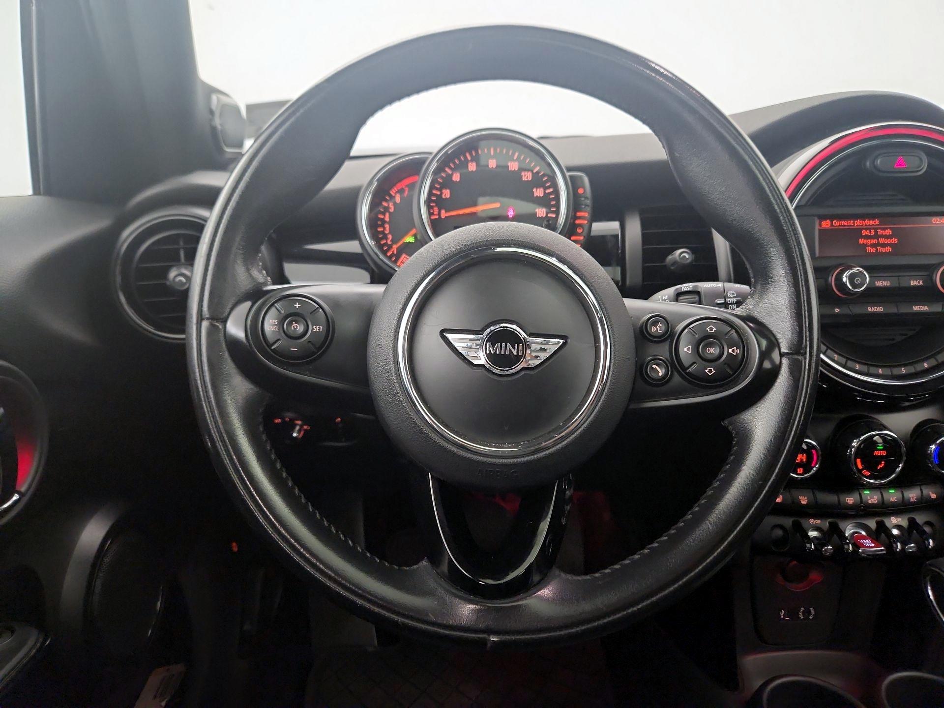 Thumbnail: 2016 MINI Cooper Hardtop - 10