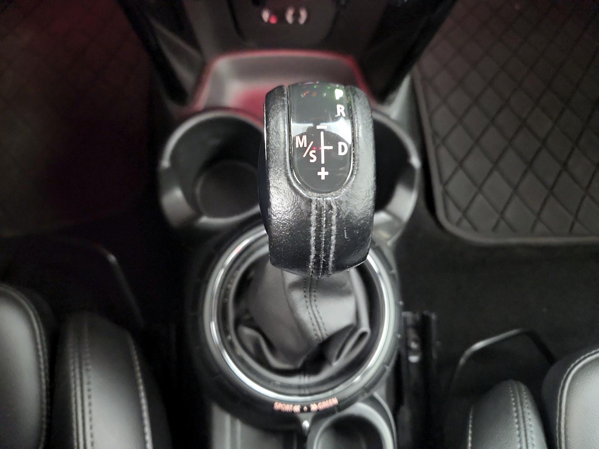 Thumbnail: 2016 MINI Cooper Hardtop - 15