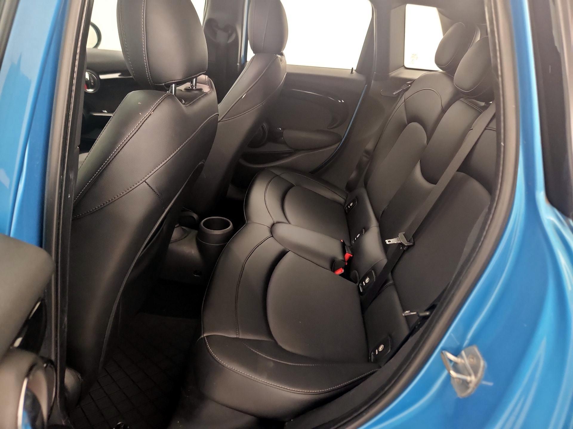 Thumbnail: 2016 MINI Cooper Hardtop - 18