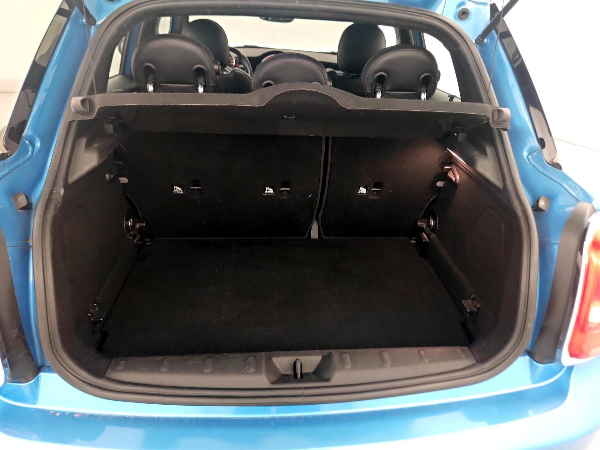 Thumbnail: 2016 MINI Cooper Hardtop - 19