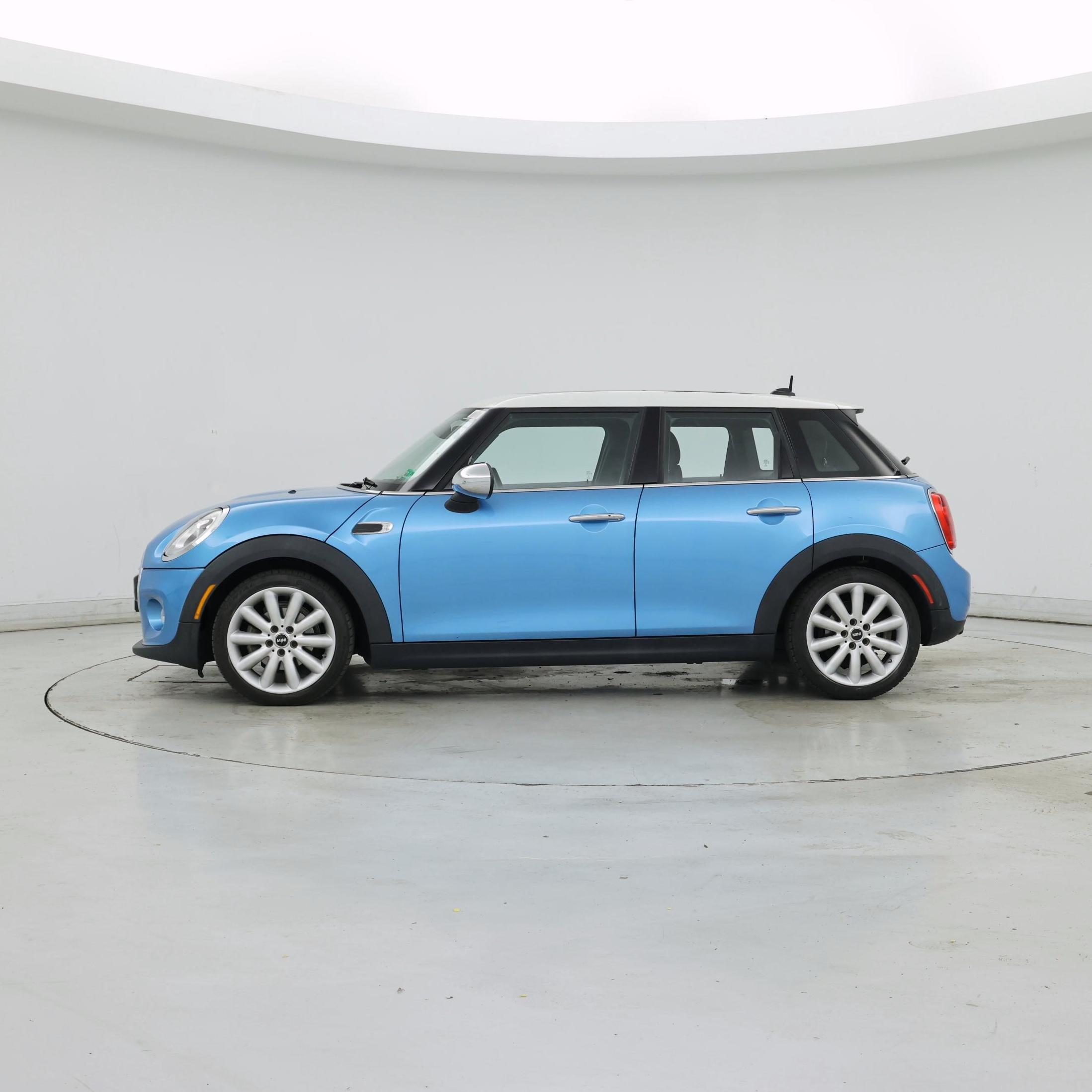 Thumbnail: 2016 MINI Cooper Hardtop - 3