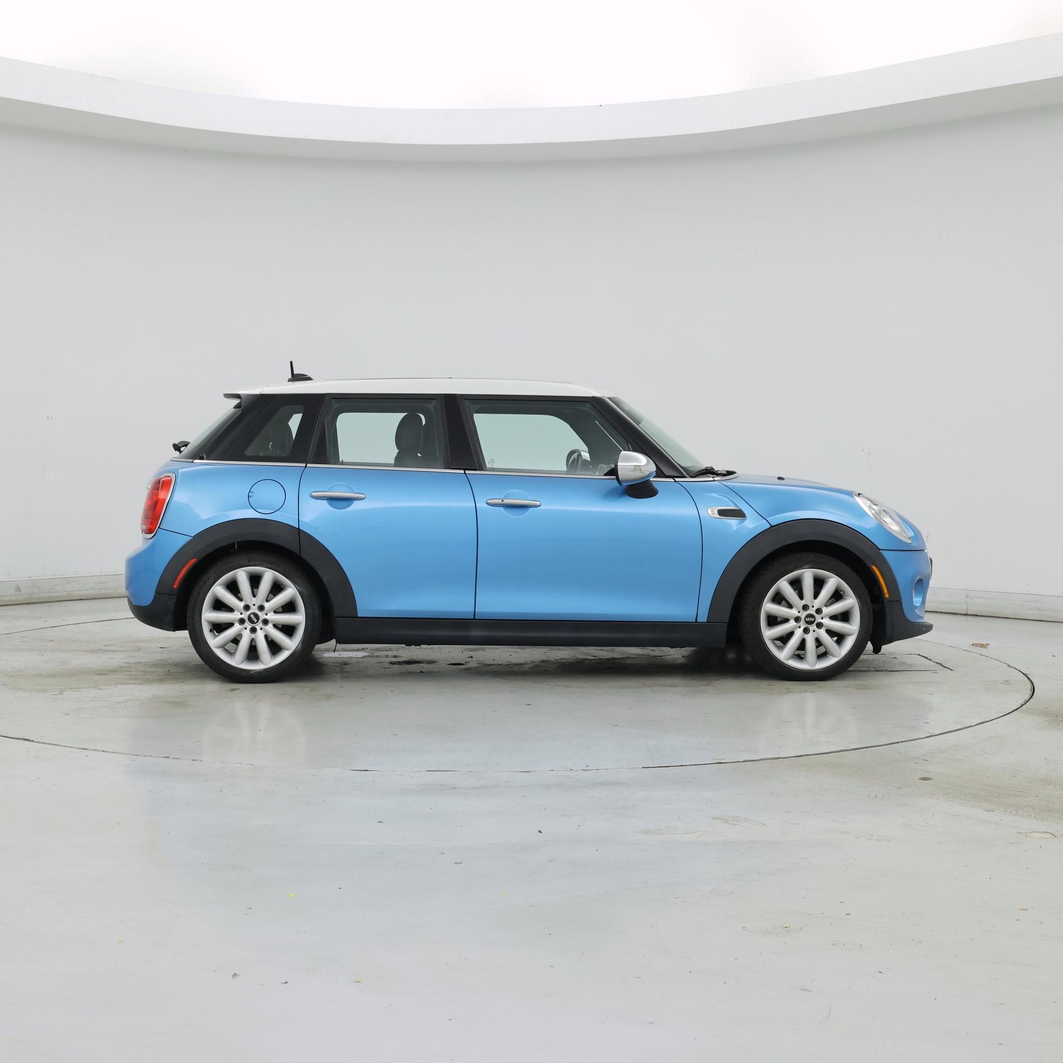 Thumbnail: 2016 MINI Cooper Hardtop - 7