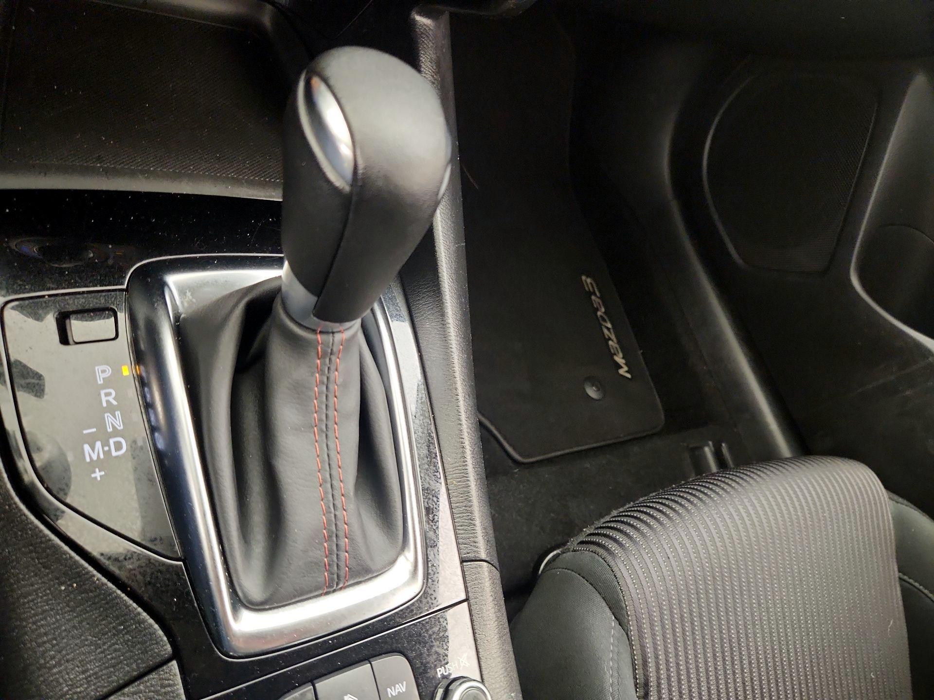 Thumbnail: 2015 Mazda Mazda3 - 18