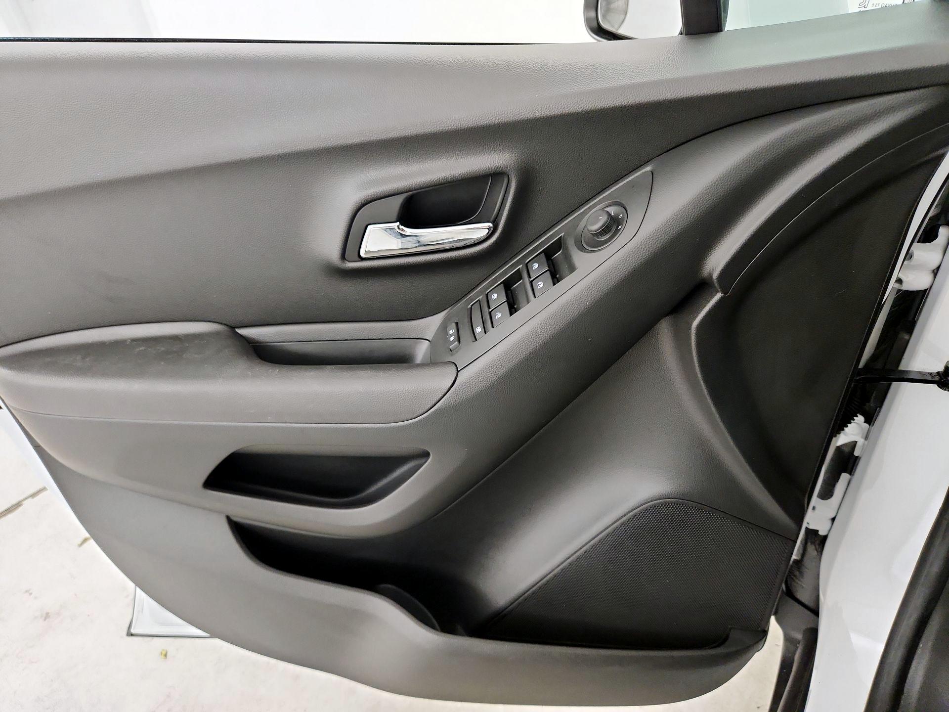 Thumbnail: 2020 Chevrolet Trax - 12