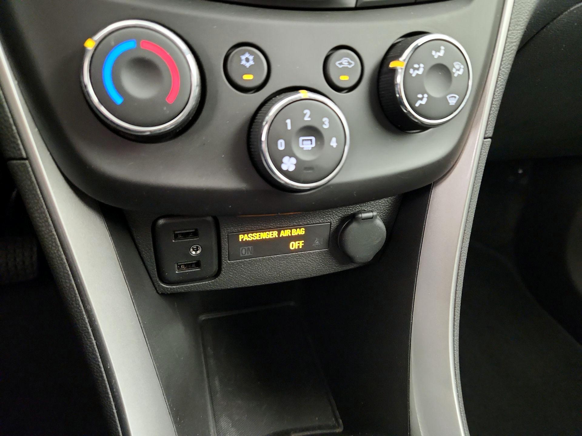 Thumbnail: 2020 Chevrolet Trax - 16