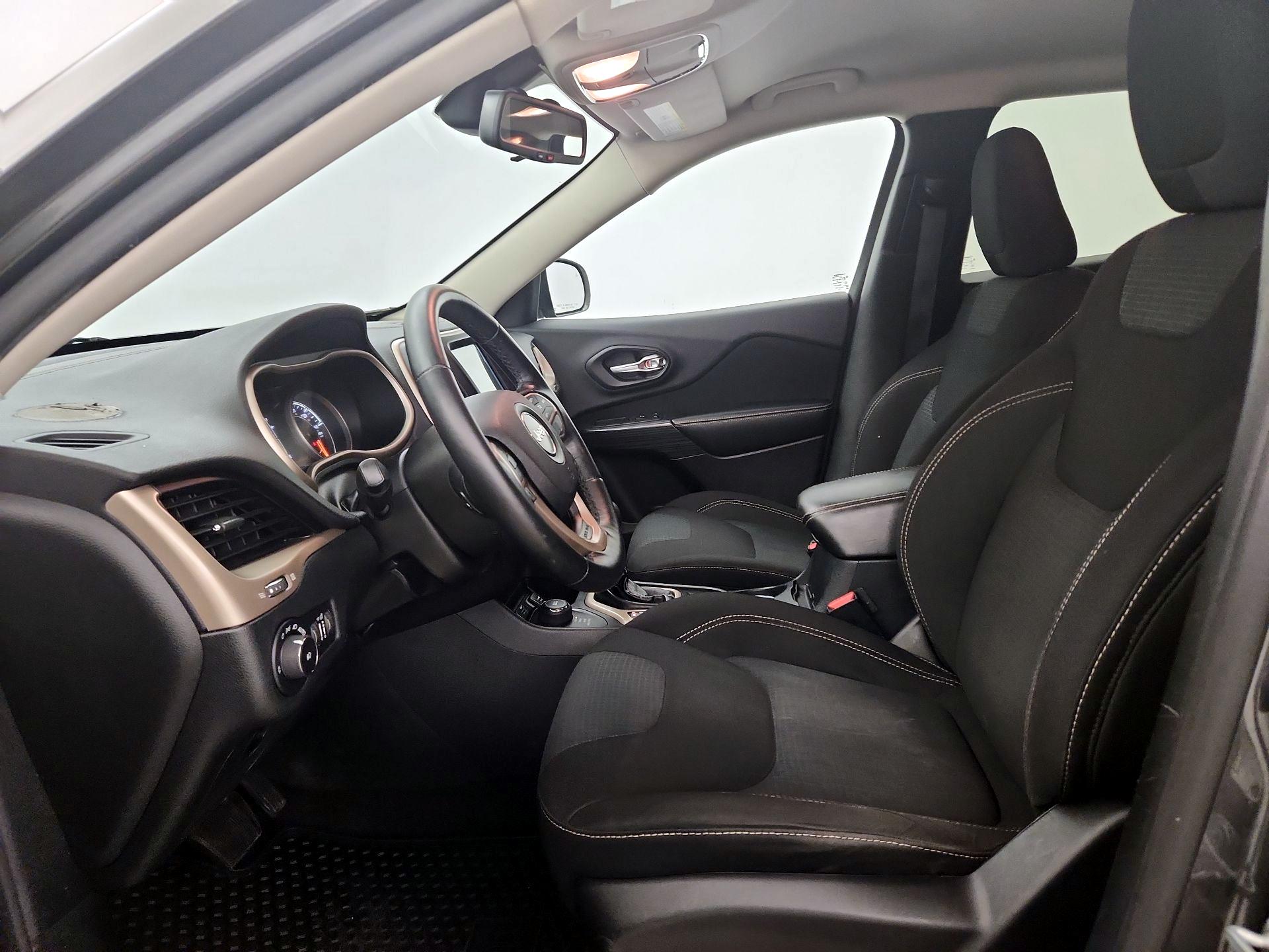 Thumbnail: 2016 Jeep Cherokee - 11