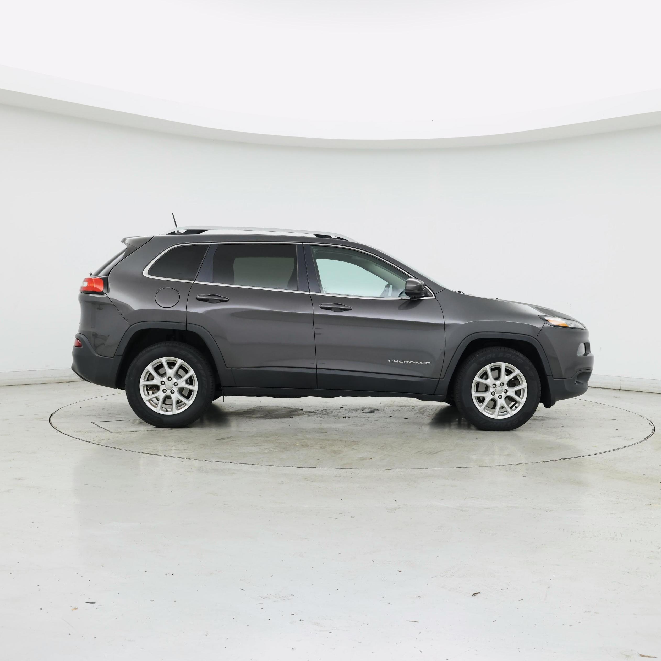 Thumbnail: 2016 Jeep Cherokee - 7