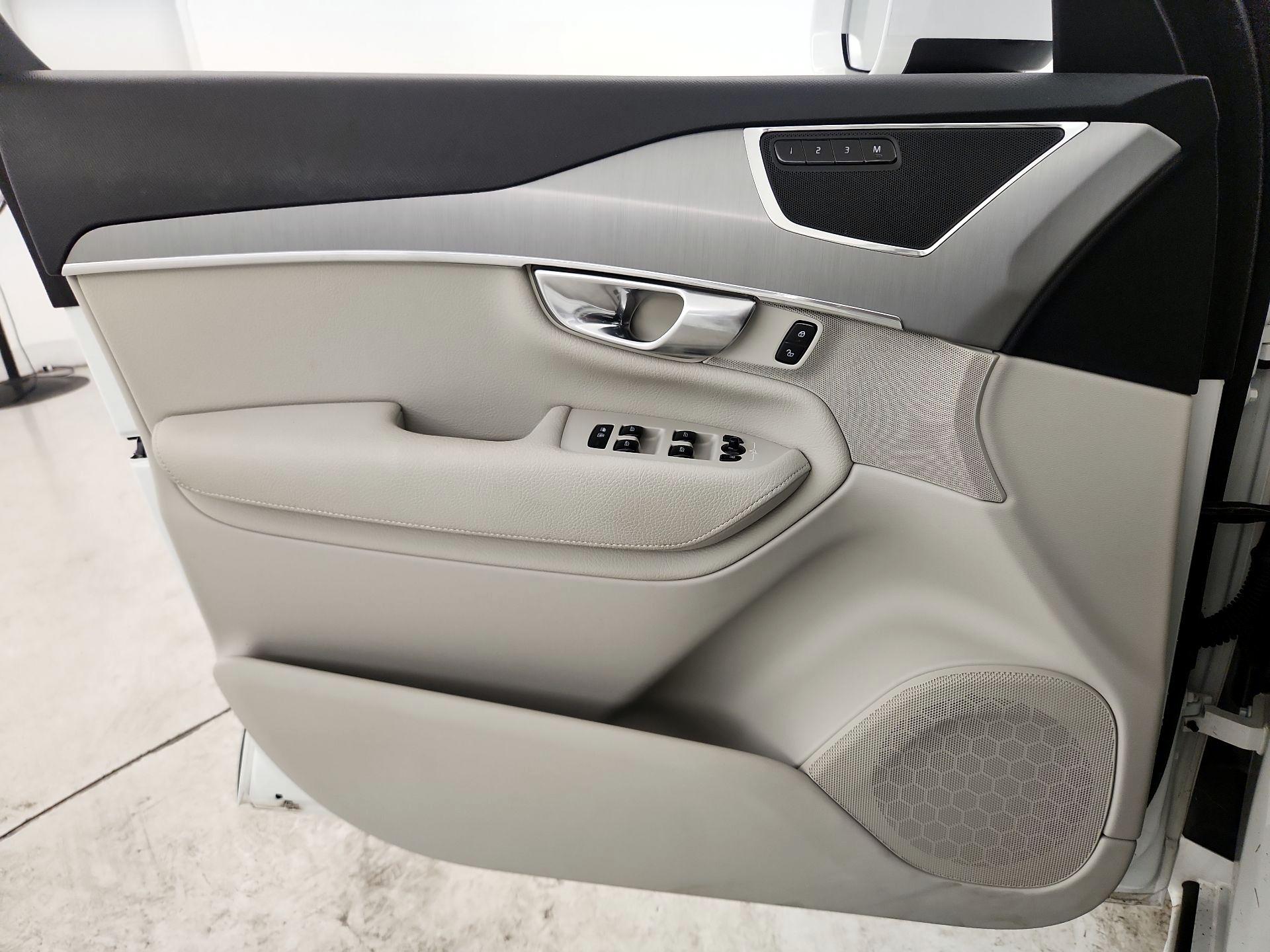 Thumbnail: 2022 Volvo XC90 - 12