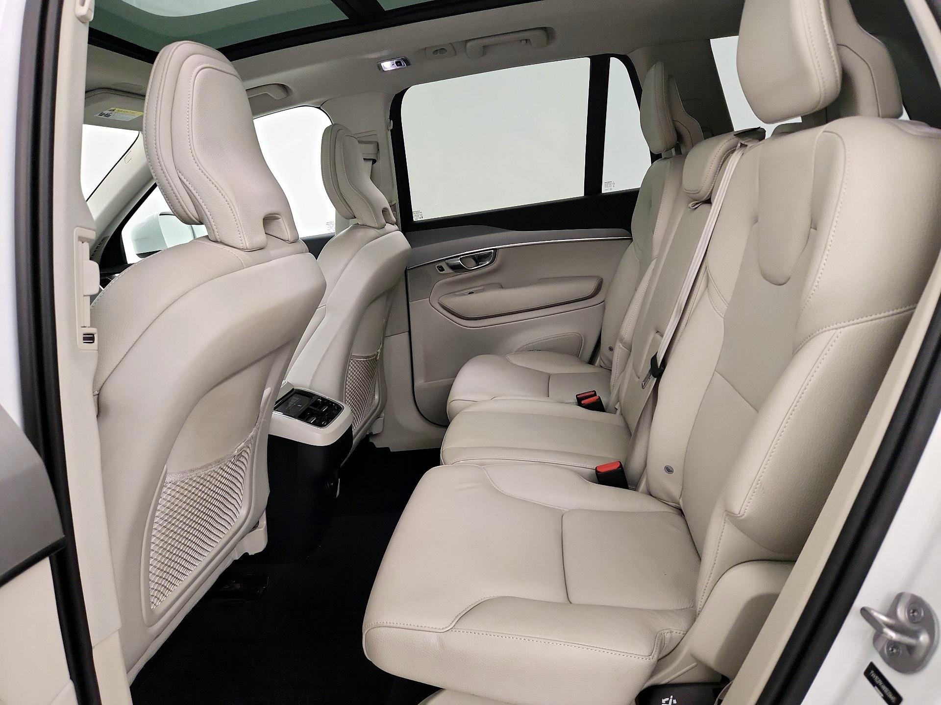 Thumbnail: 2022 Volvo XC90 - 20