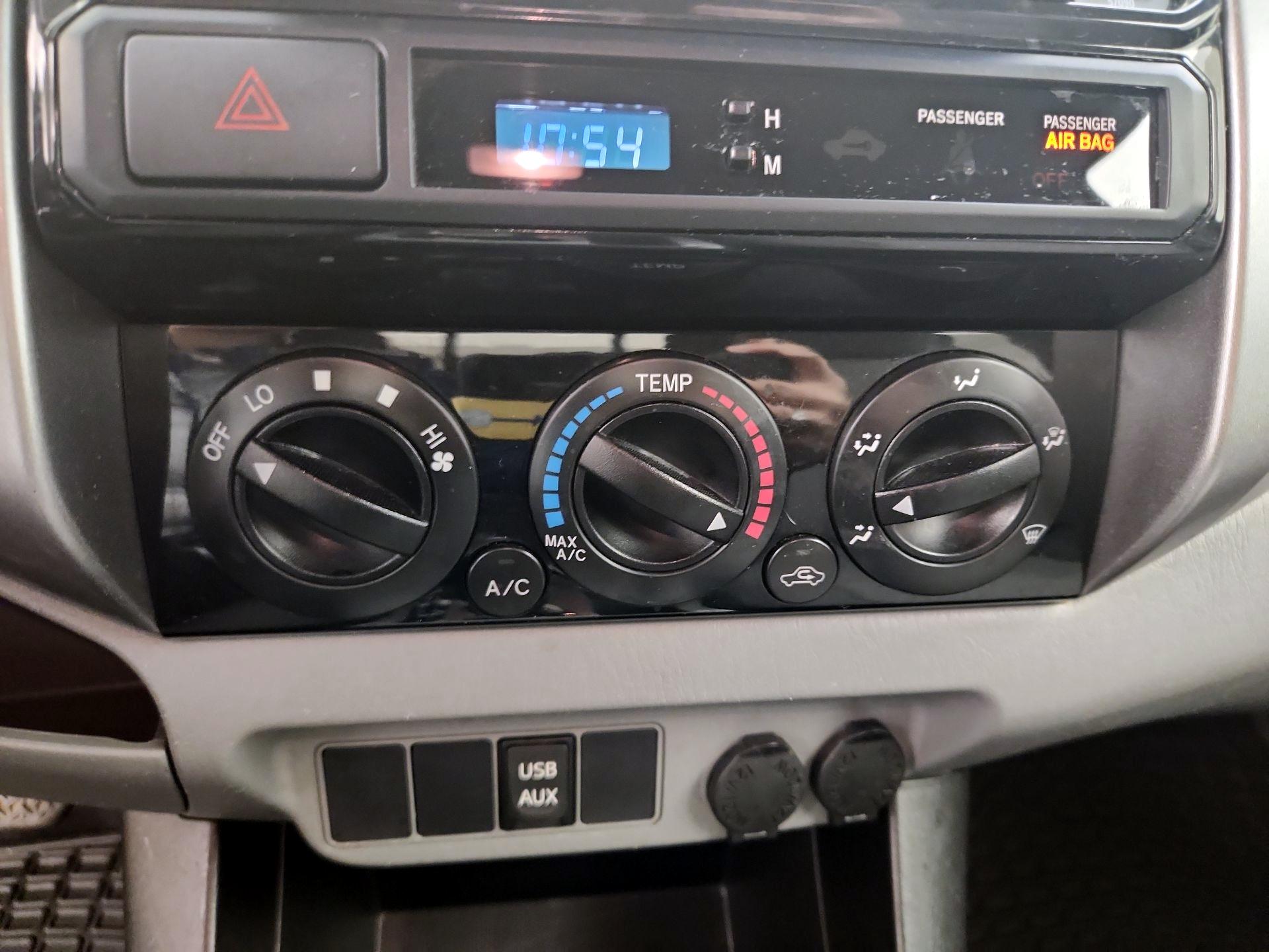 Thumbnail: 2014 Toyota Tacoma - 16