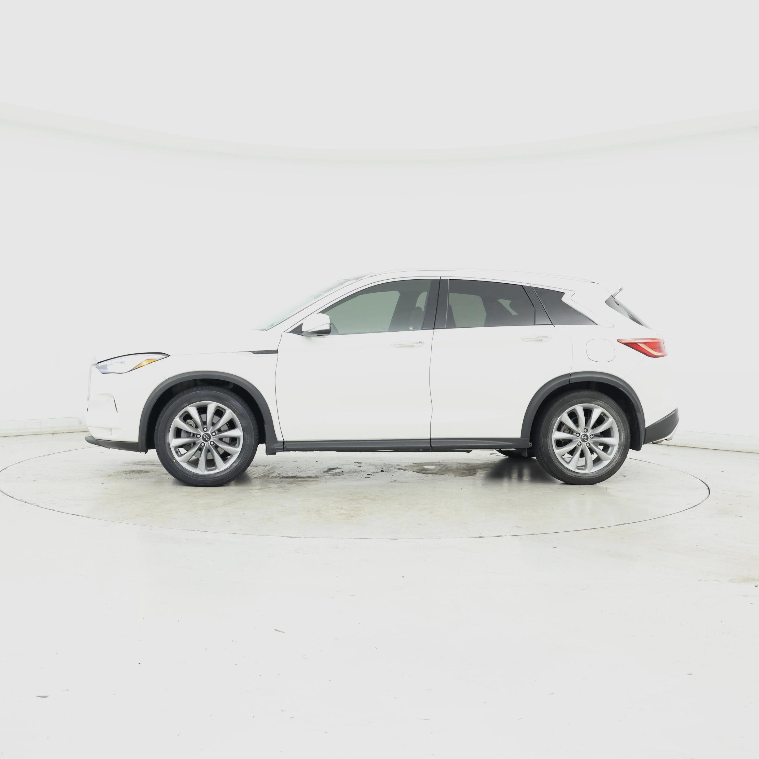 Thumbnail: 2021 INFINITI QX50 - 3