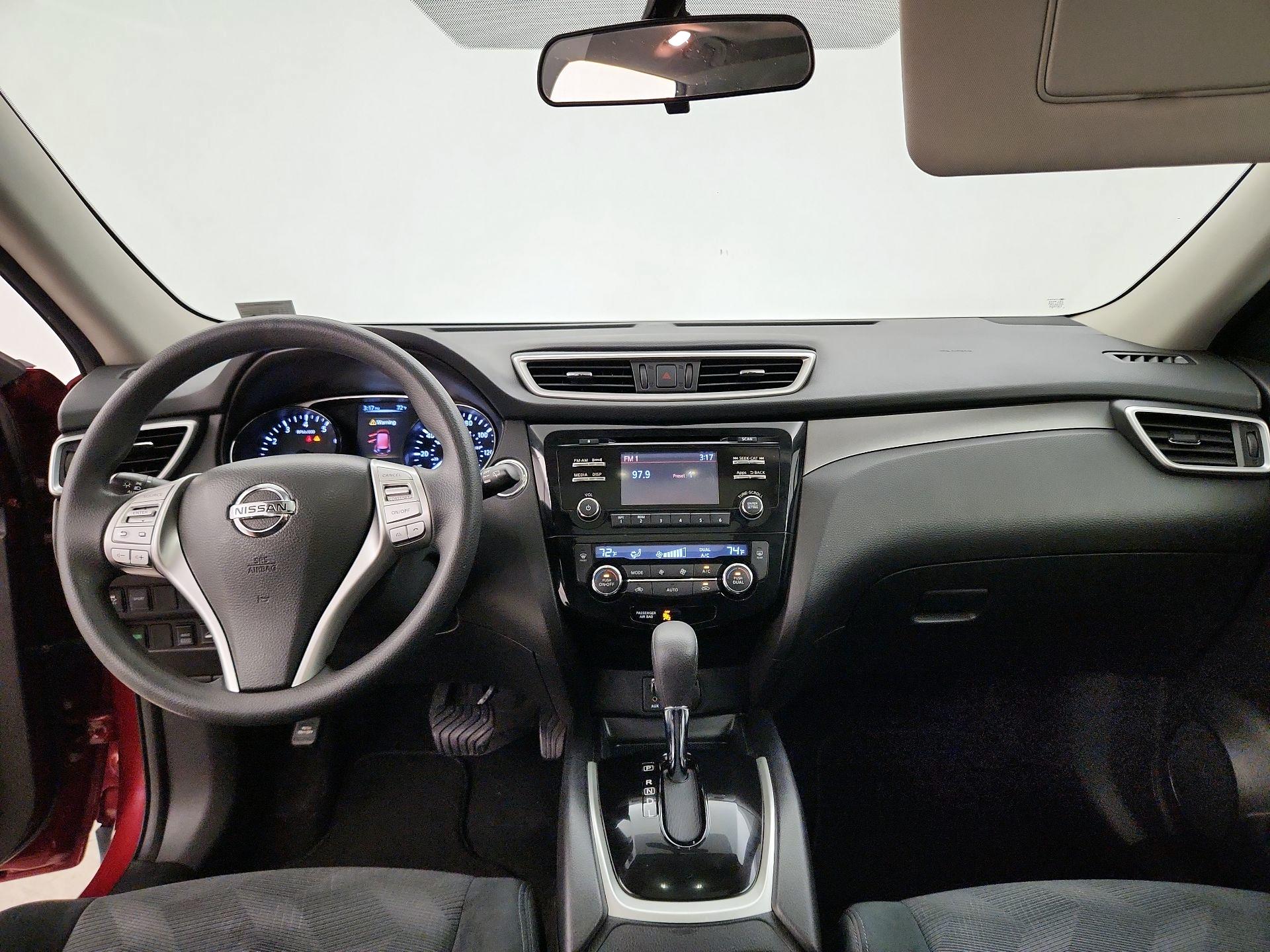 Thumbnail: 2016 Nissan Rogue - 9