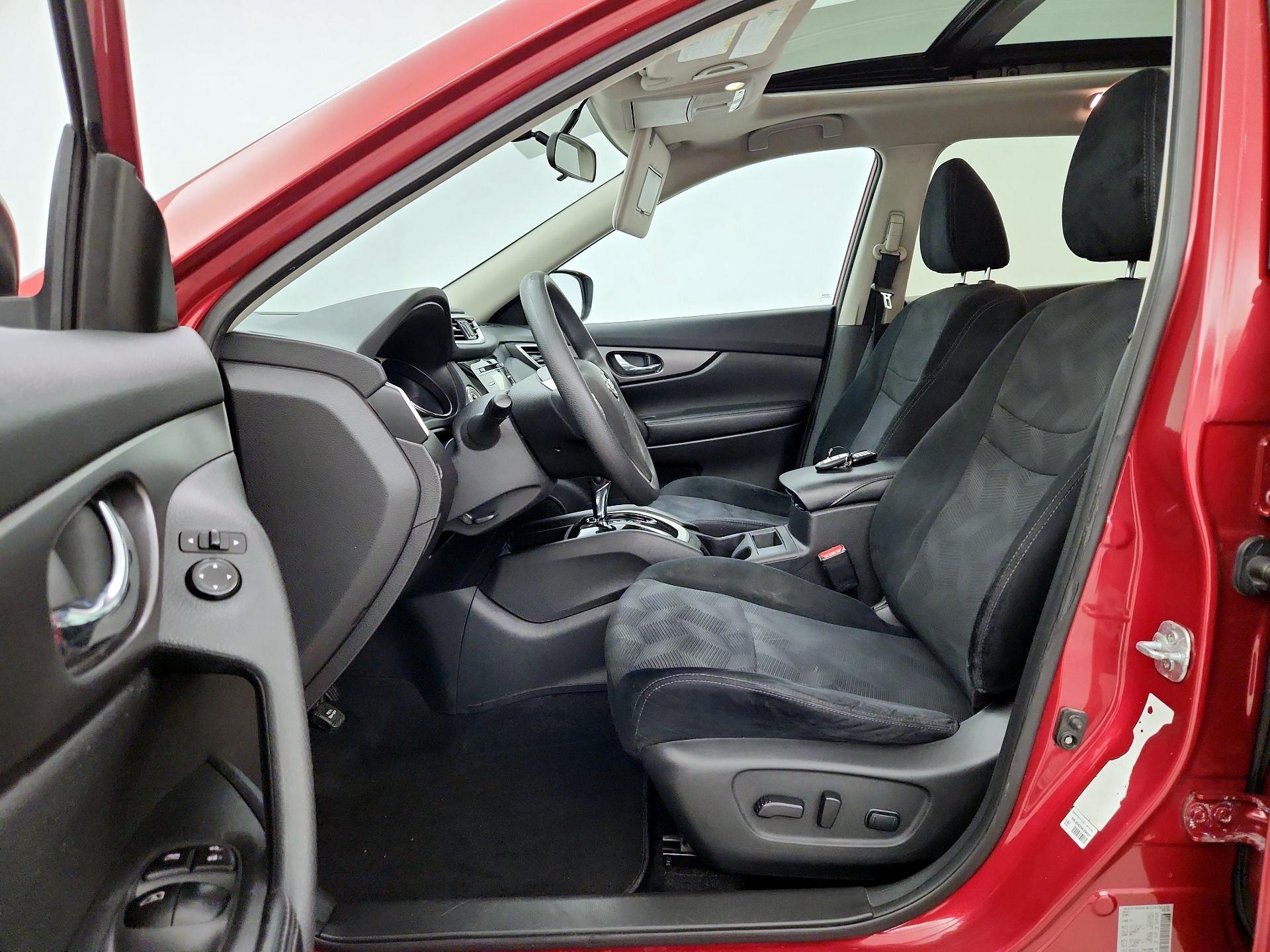 Thumbnail: 2016 Nissan Rogue - 11