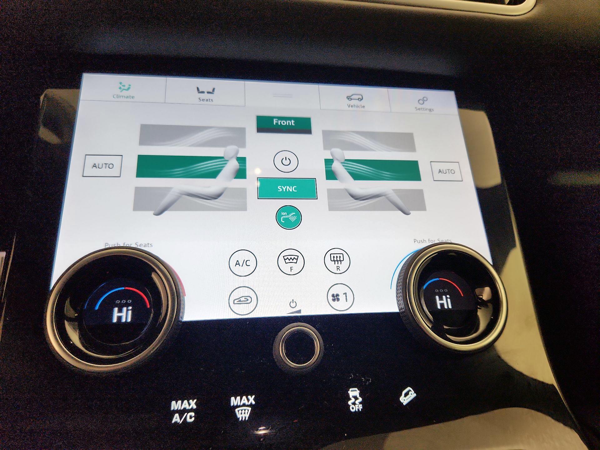 Thumbnail: 2019 Land Rover Range Rover Velar - 17