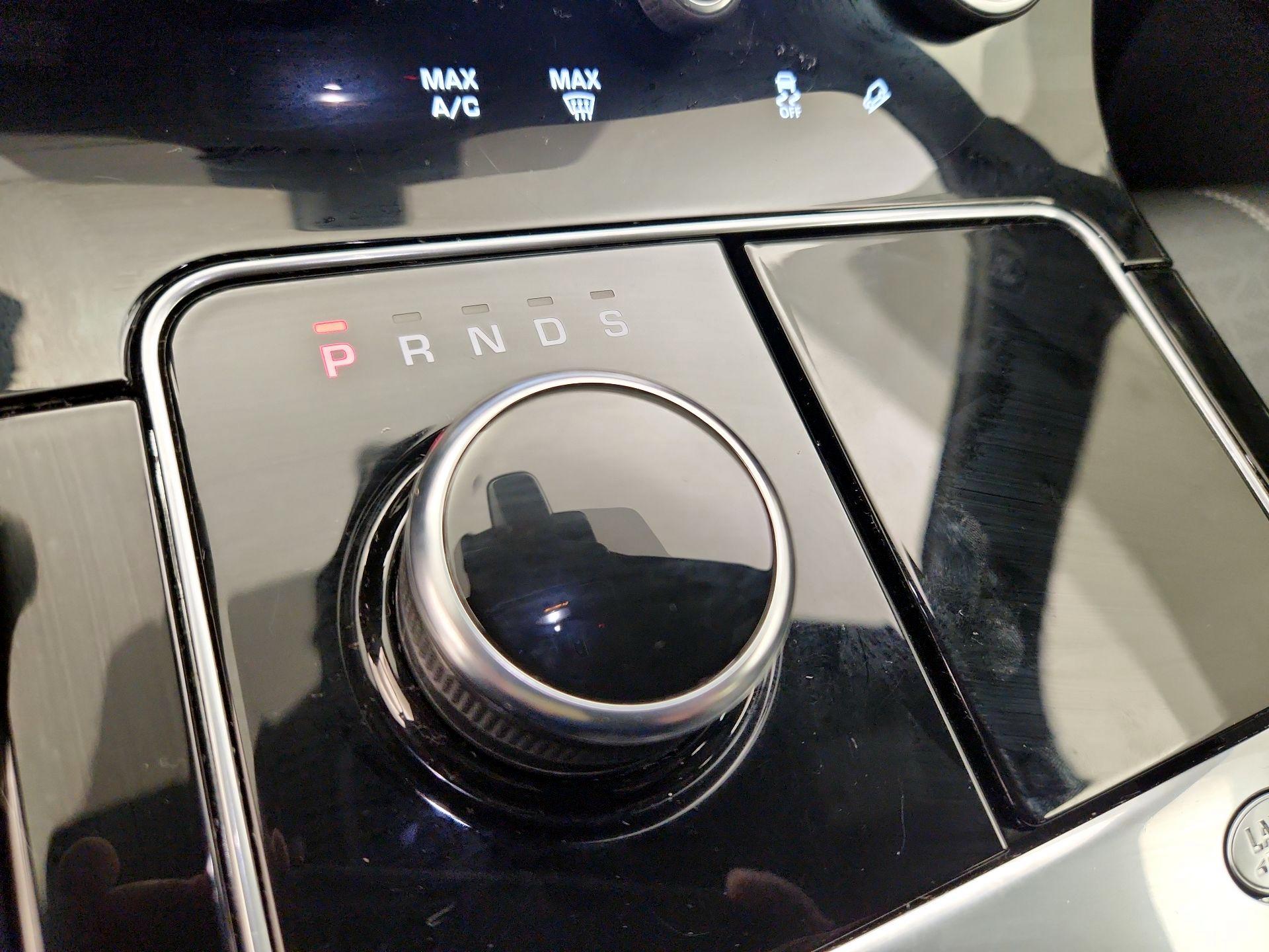 Thumbnail: 2019 Land Rover Range Rover Velar - 18