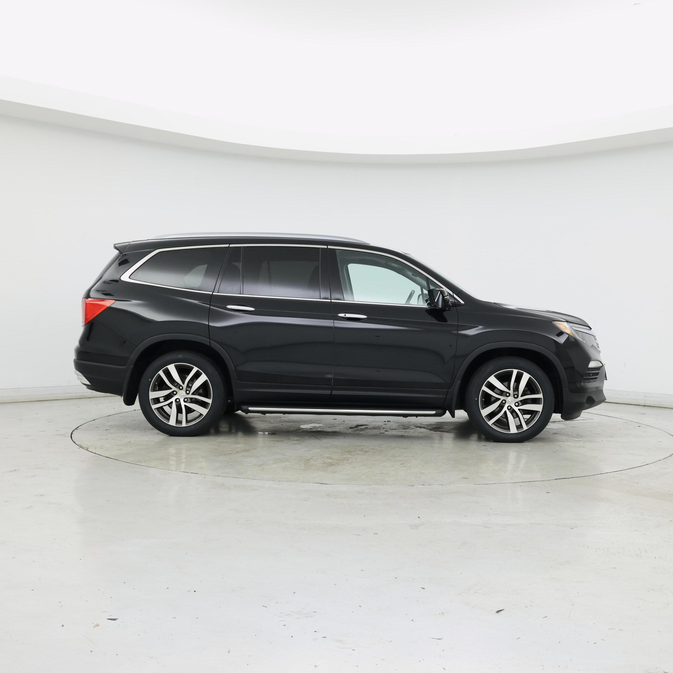 Thumbnail: 2018 Honda Pilot - 7