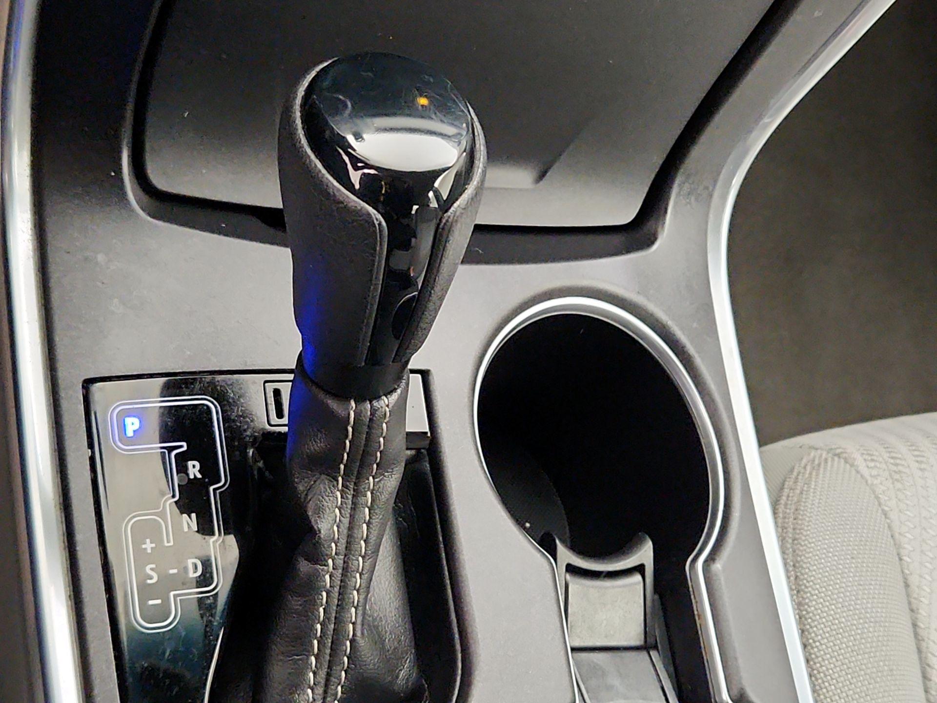 Thumbnail: 2015 Toyota Camry - 18